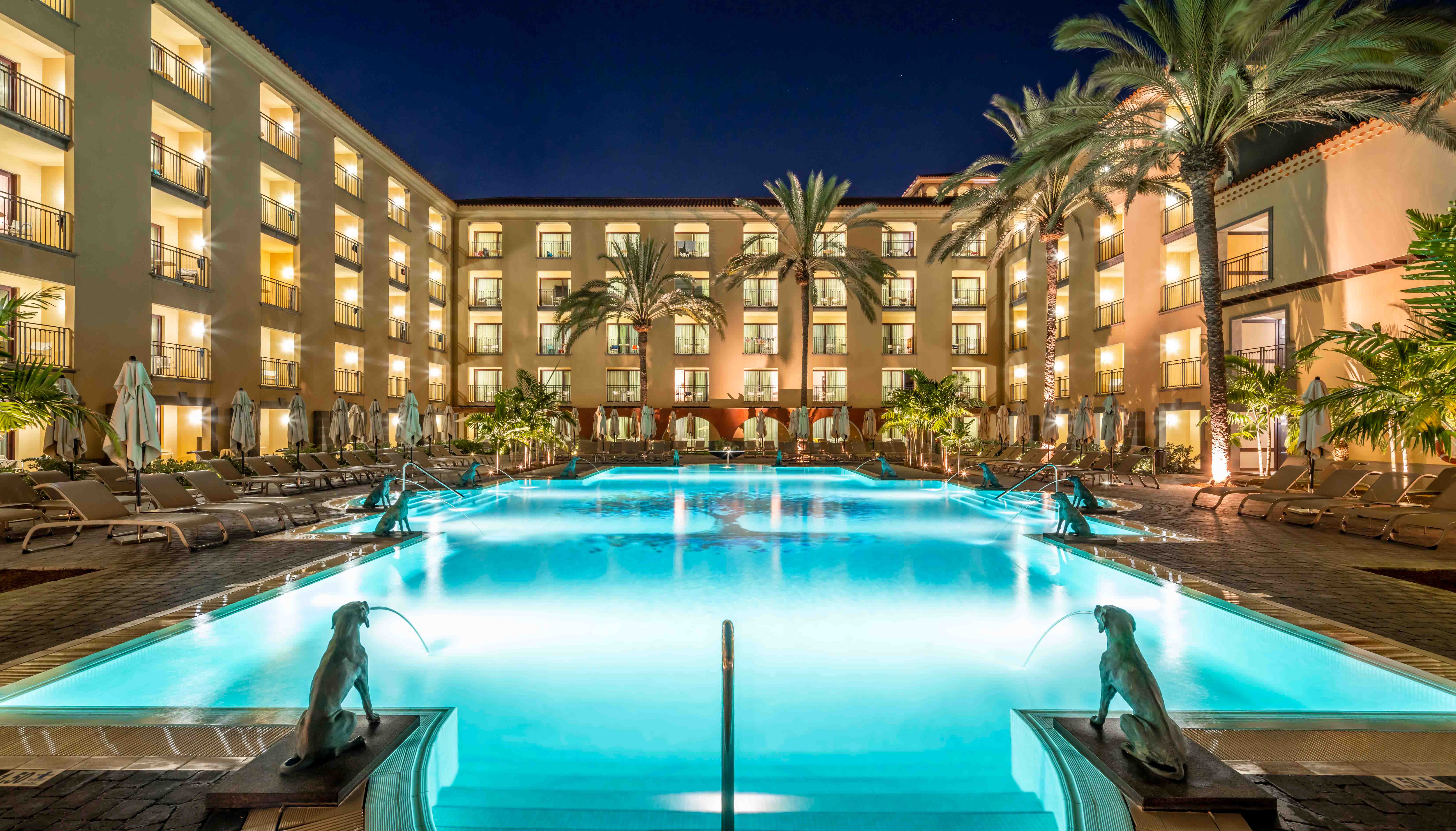 lopesan costa meloneras resort & spa tree of life night pool