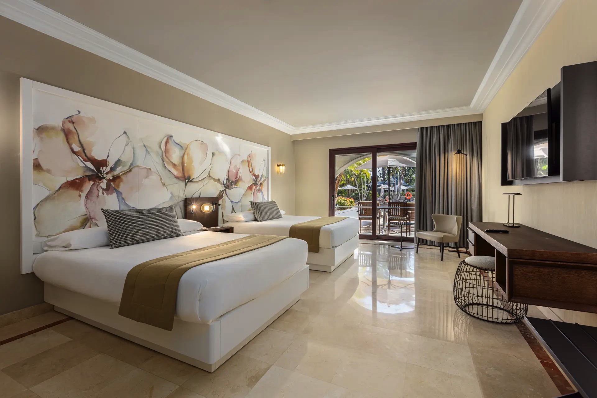 zimmer unique premium pool lopesan costa meloneras resort & spa