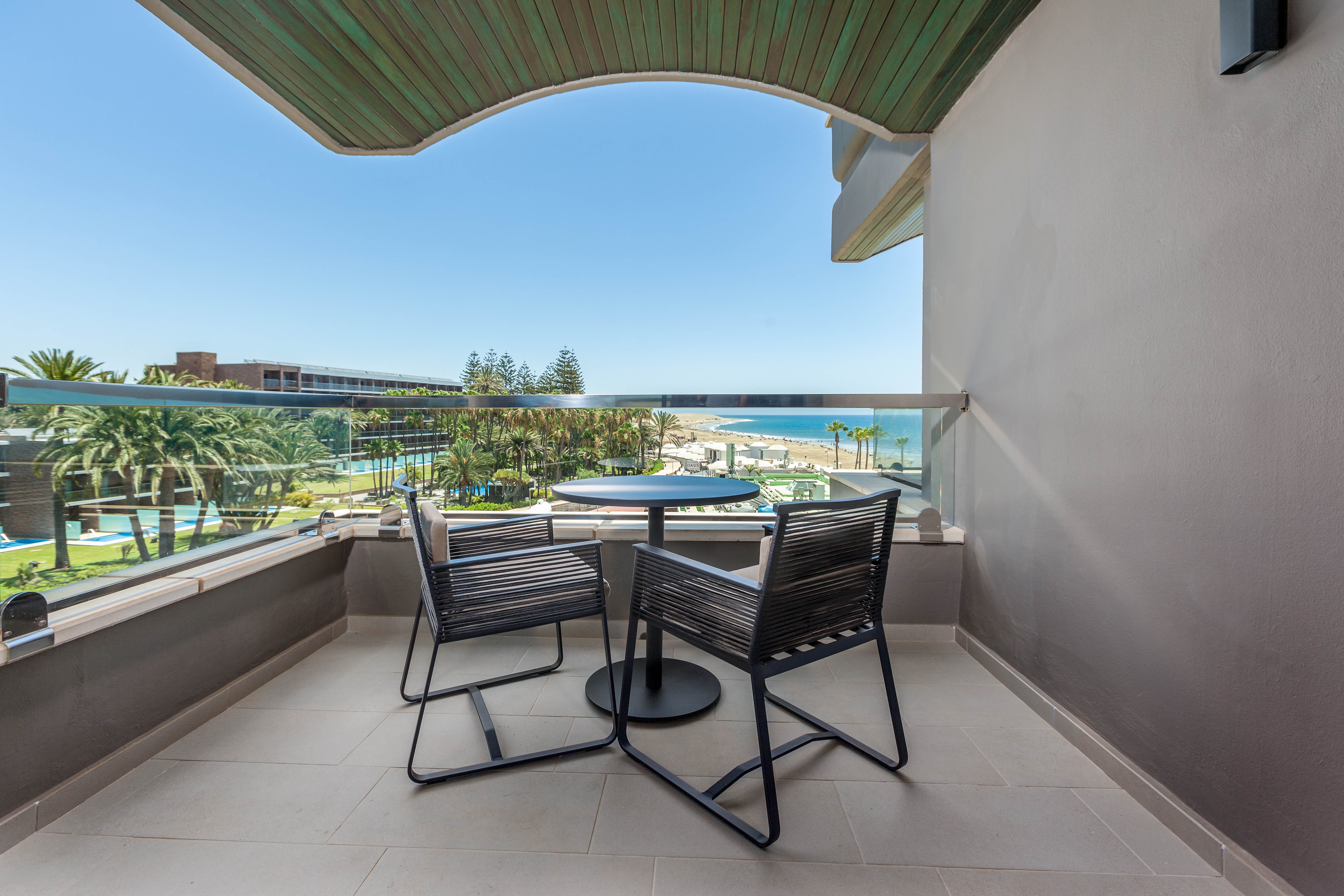 fotos terrasse deluxe doppelzimmer standard ausblick hotel faro lopesan collection