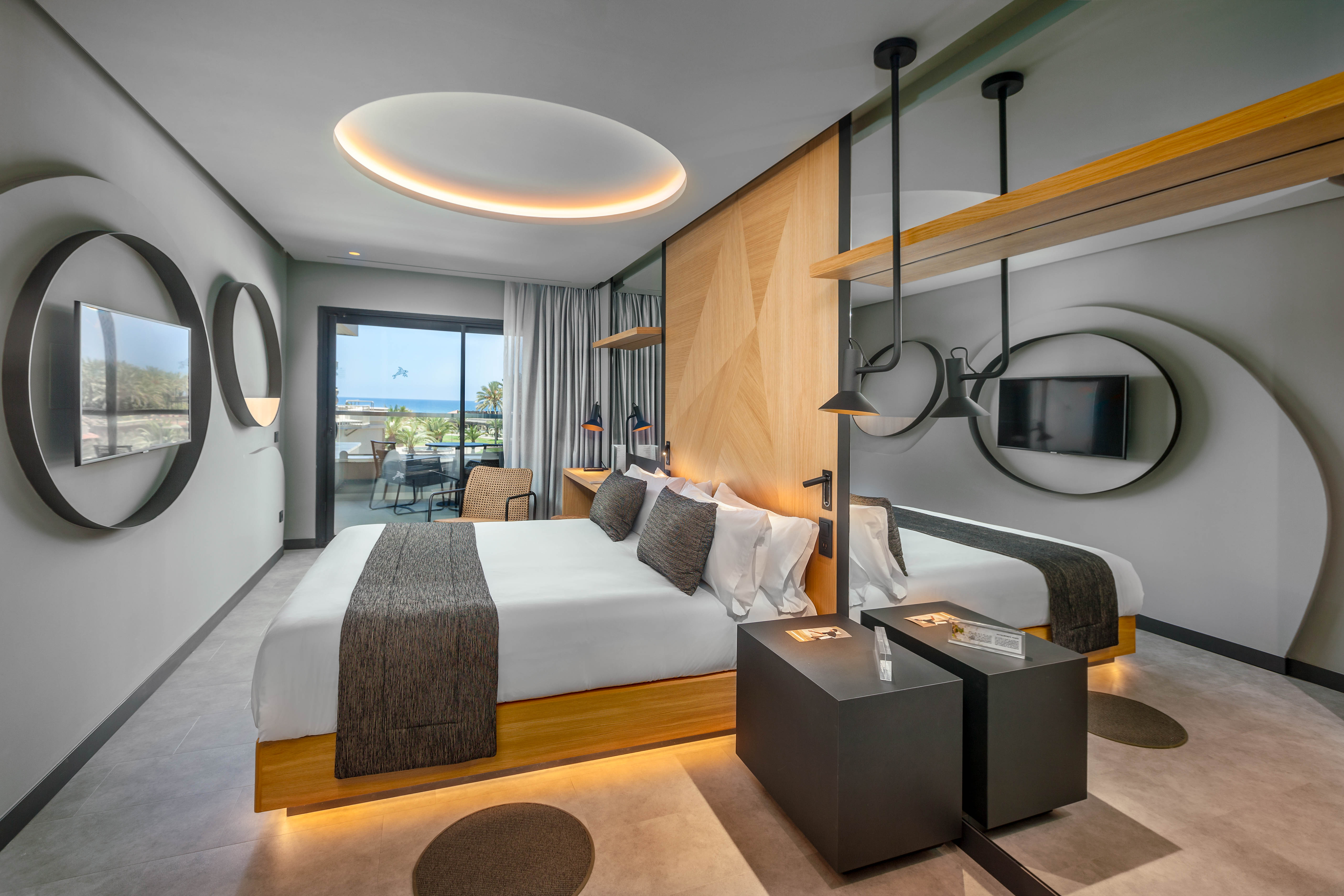 bed double deluxe view faro lopesan collection