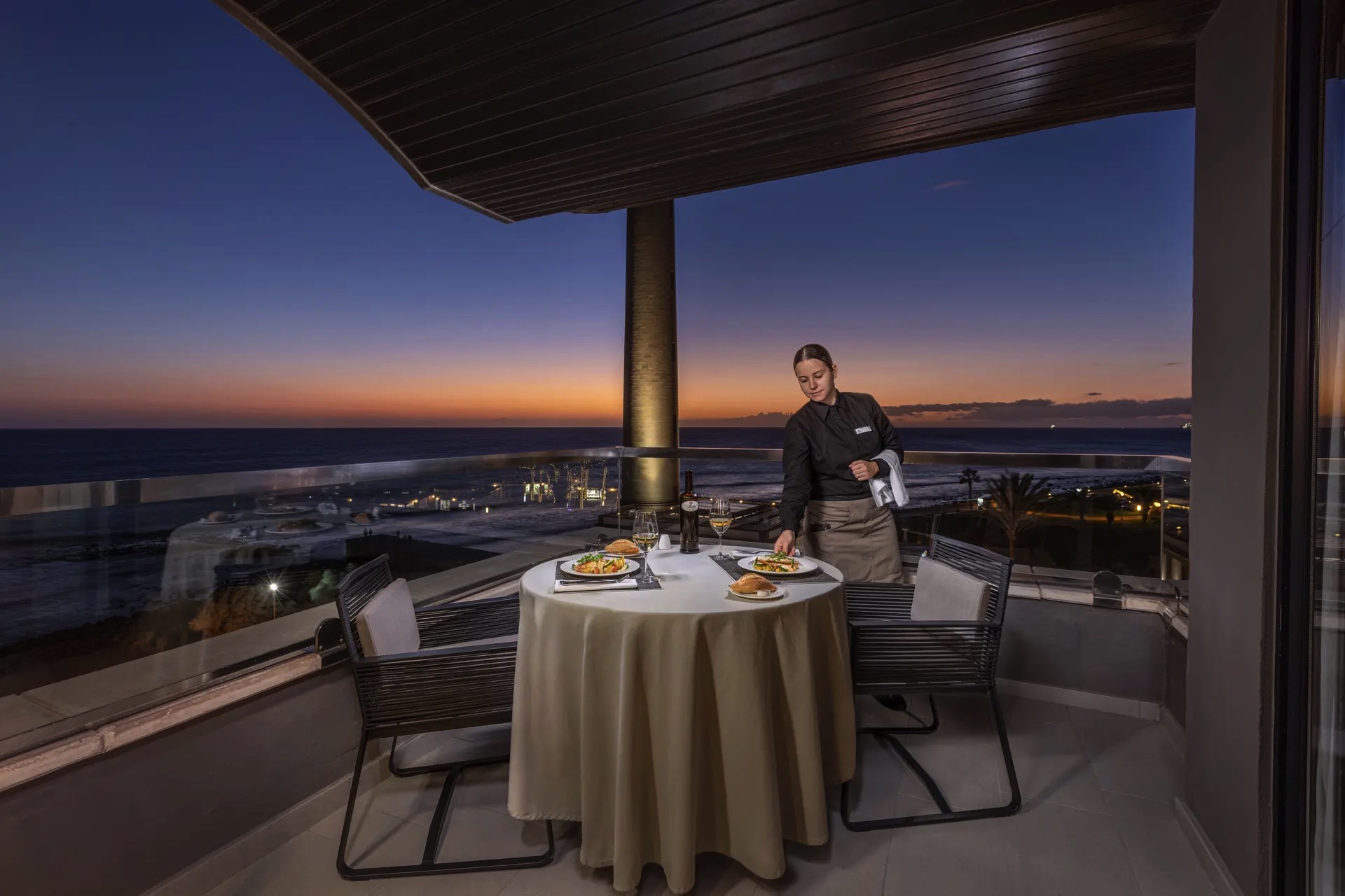photograph room services faro lopesan collection
