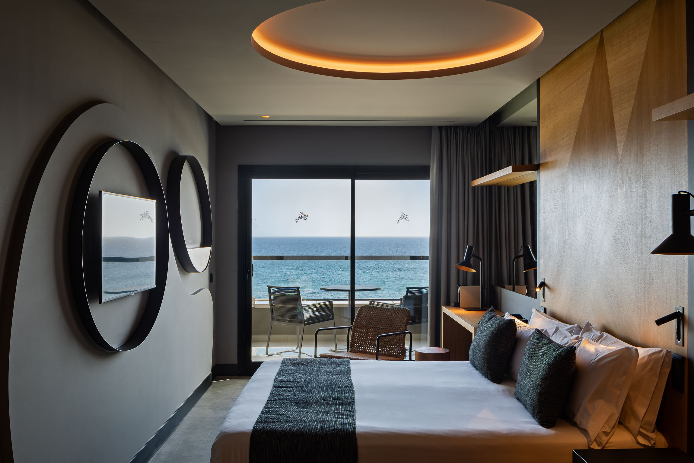 bed double superior view room faro lopesan collection hotel