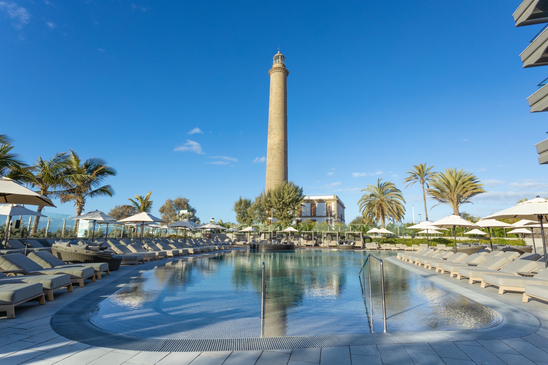 zona piscina hotel faro a lopesan collection hotel