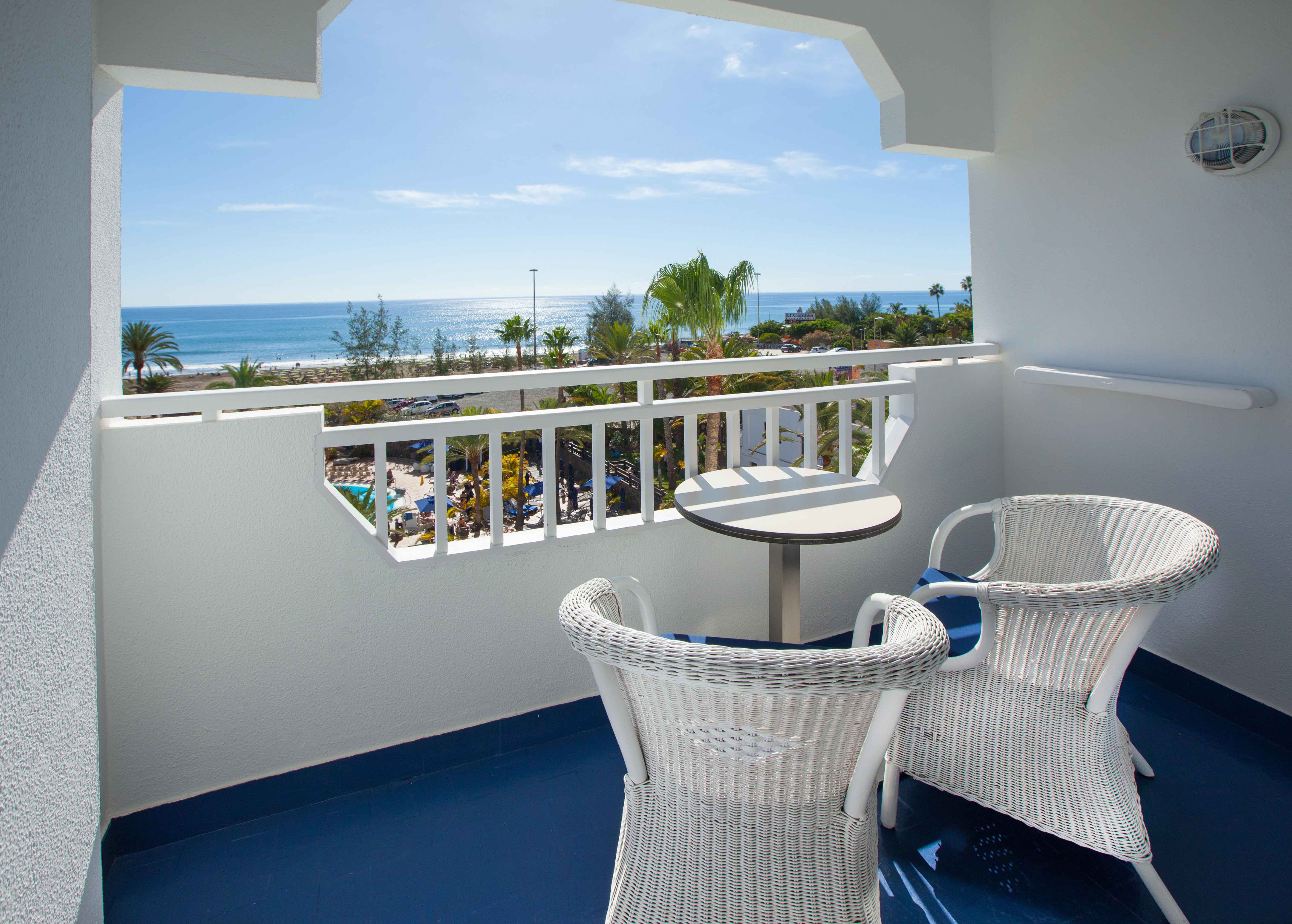 hotel suites corallium beach