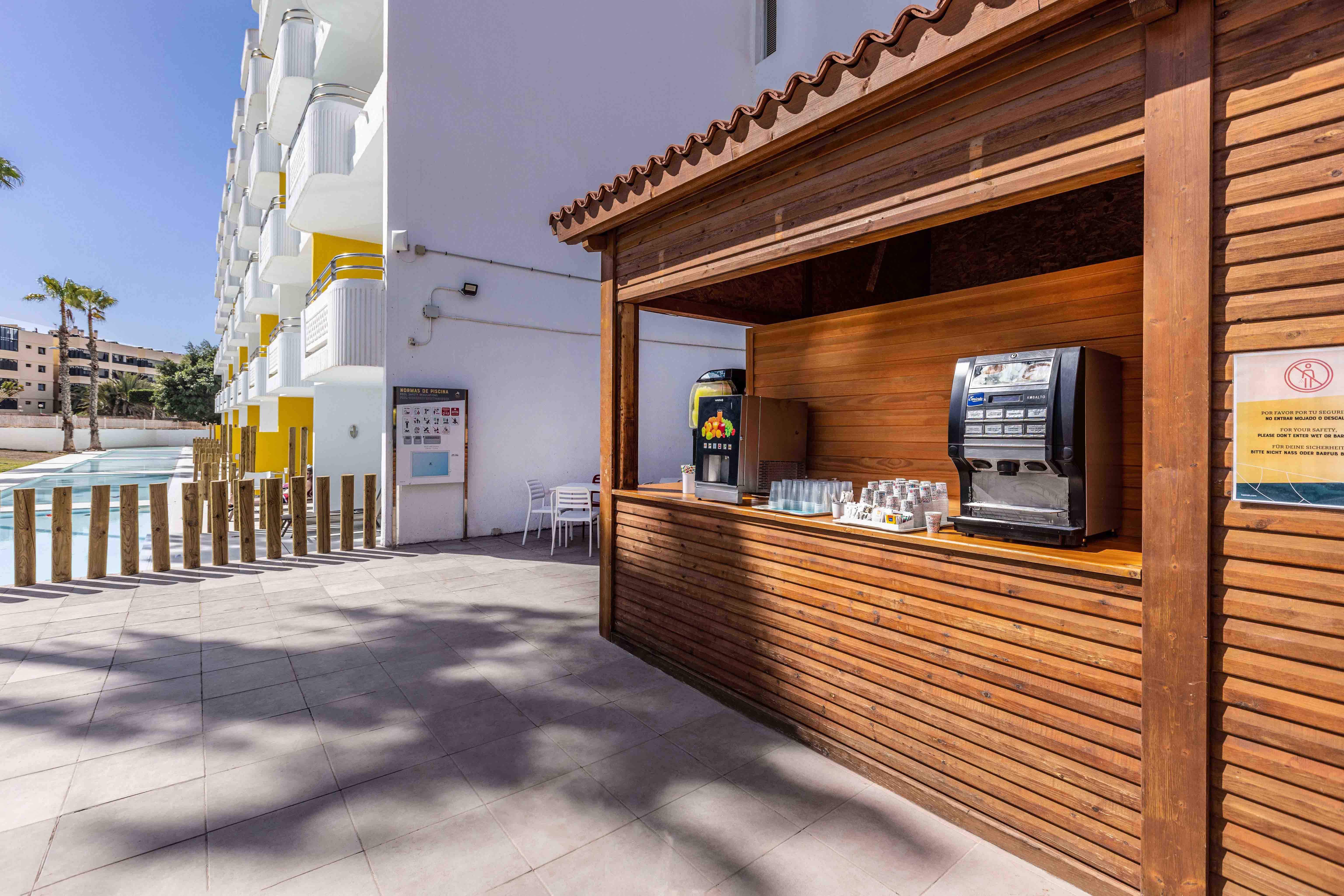 counter abora pool bar abora catarina by lopesan hotels