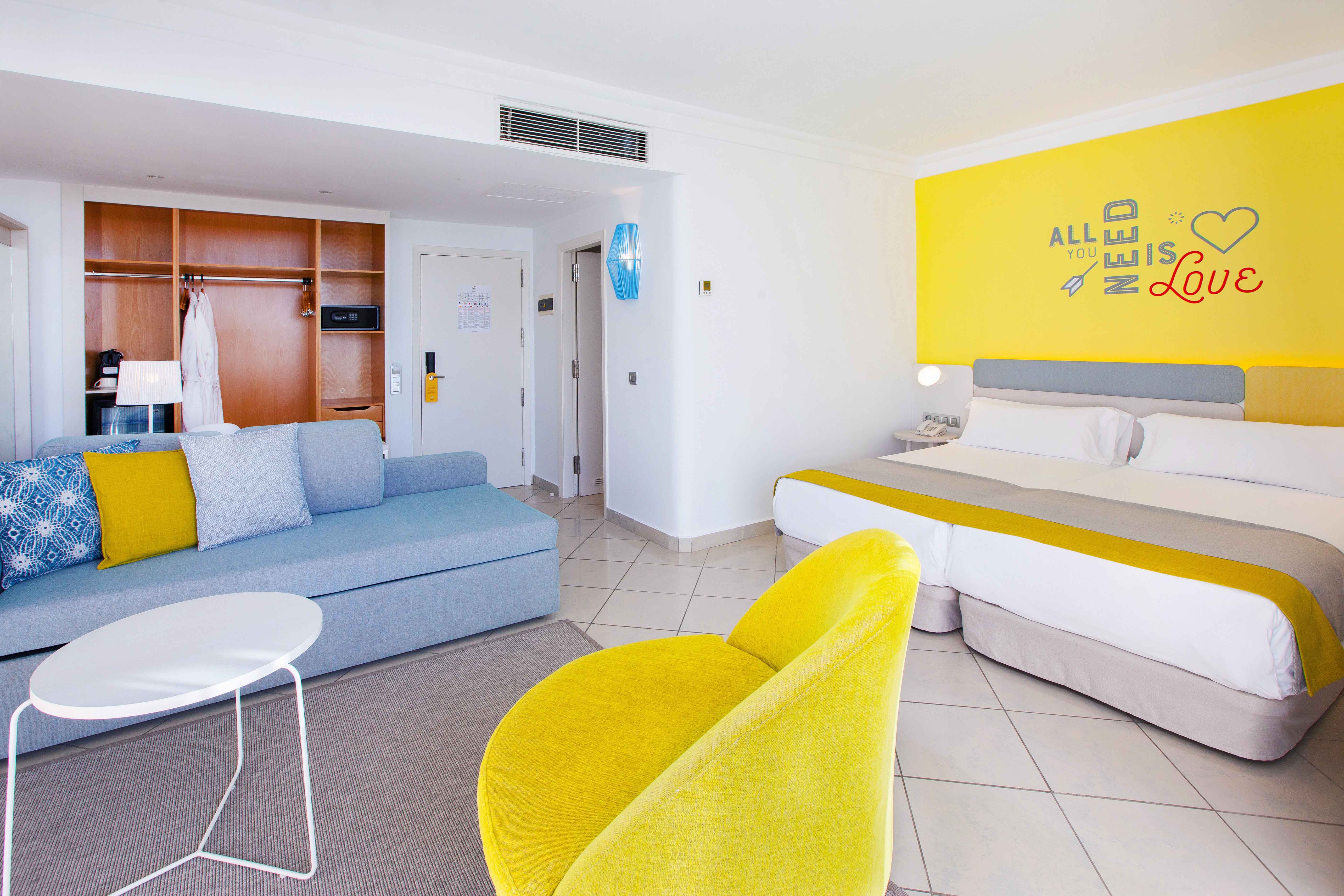 bed double standard room abora catarina hotel