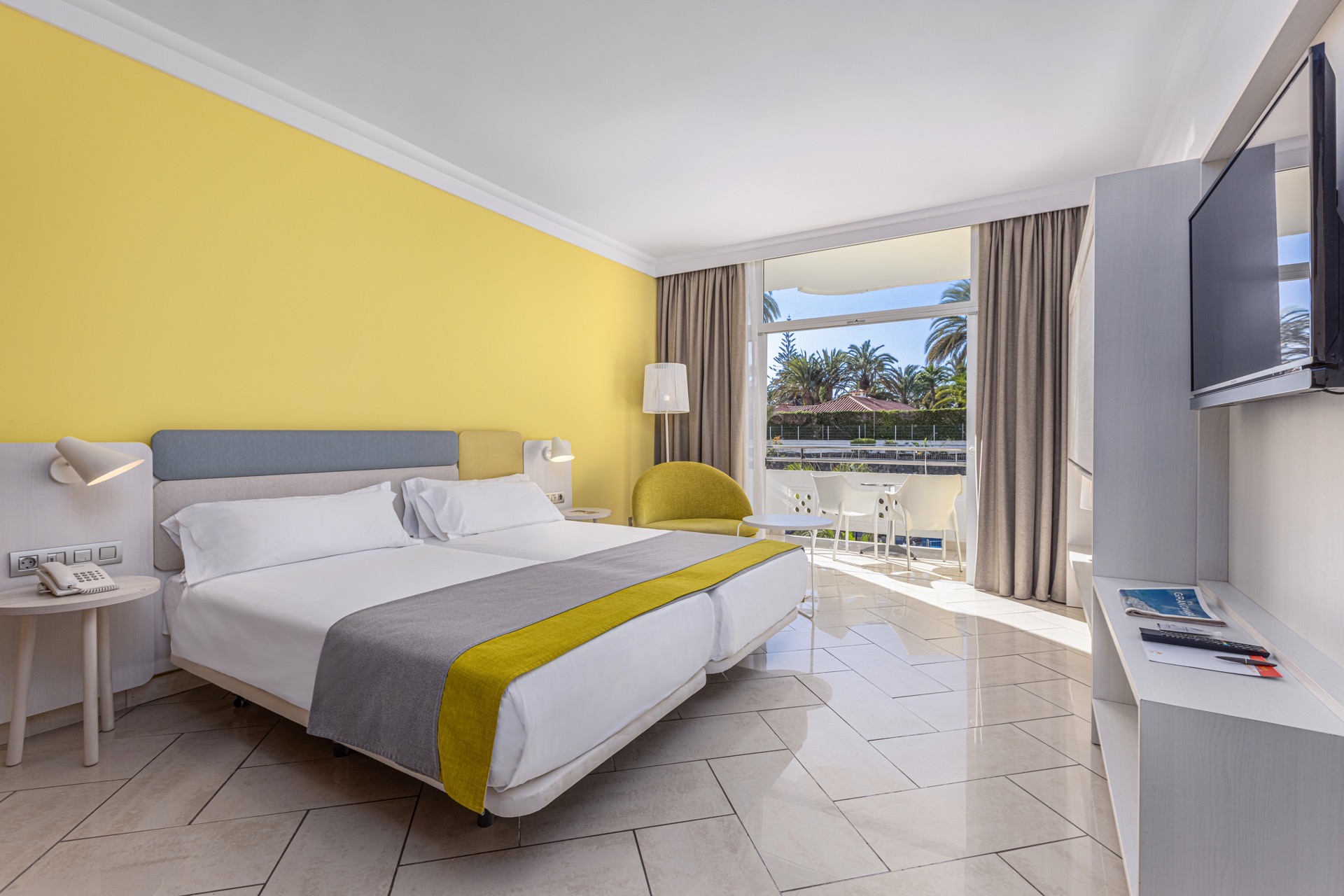 bed double standard adapted room abora catarina hotel