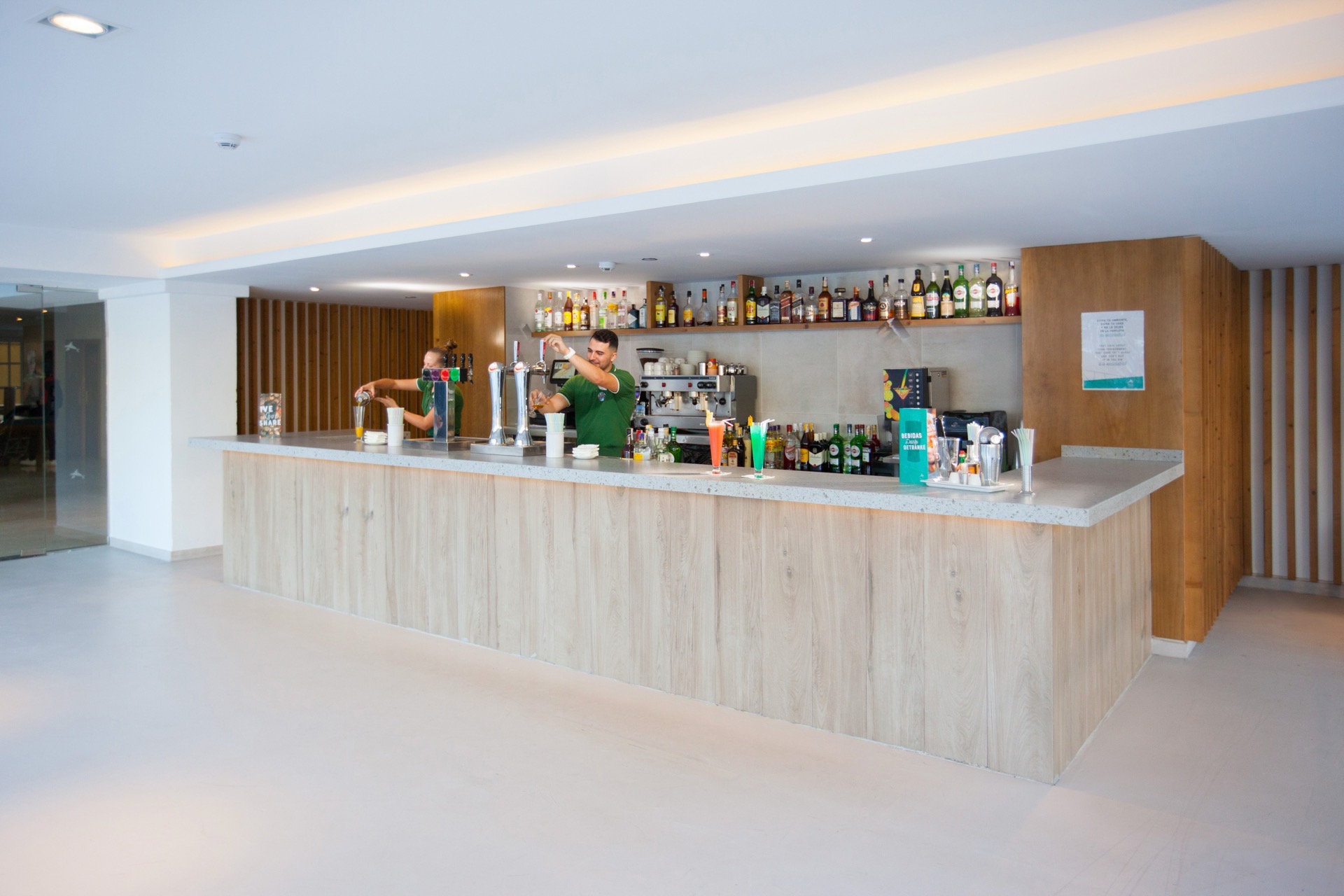 pool bar abora catarina
