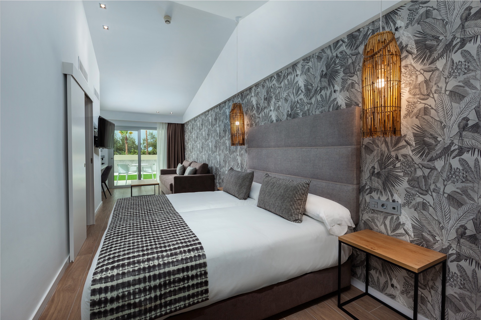 bett junior suite kumara serenoa