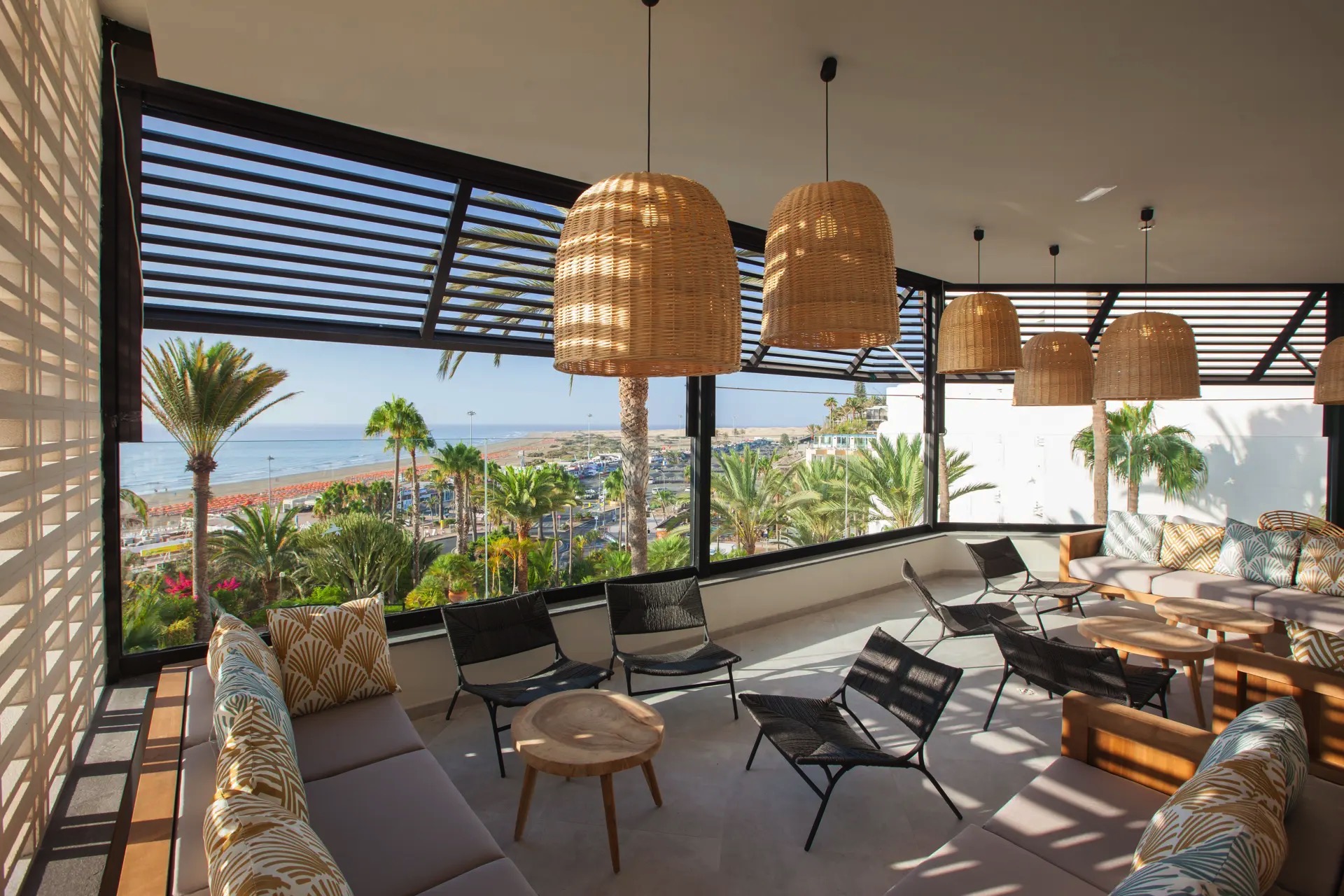 nereo bar corallium dunamar by lopesan hotels