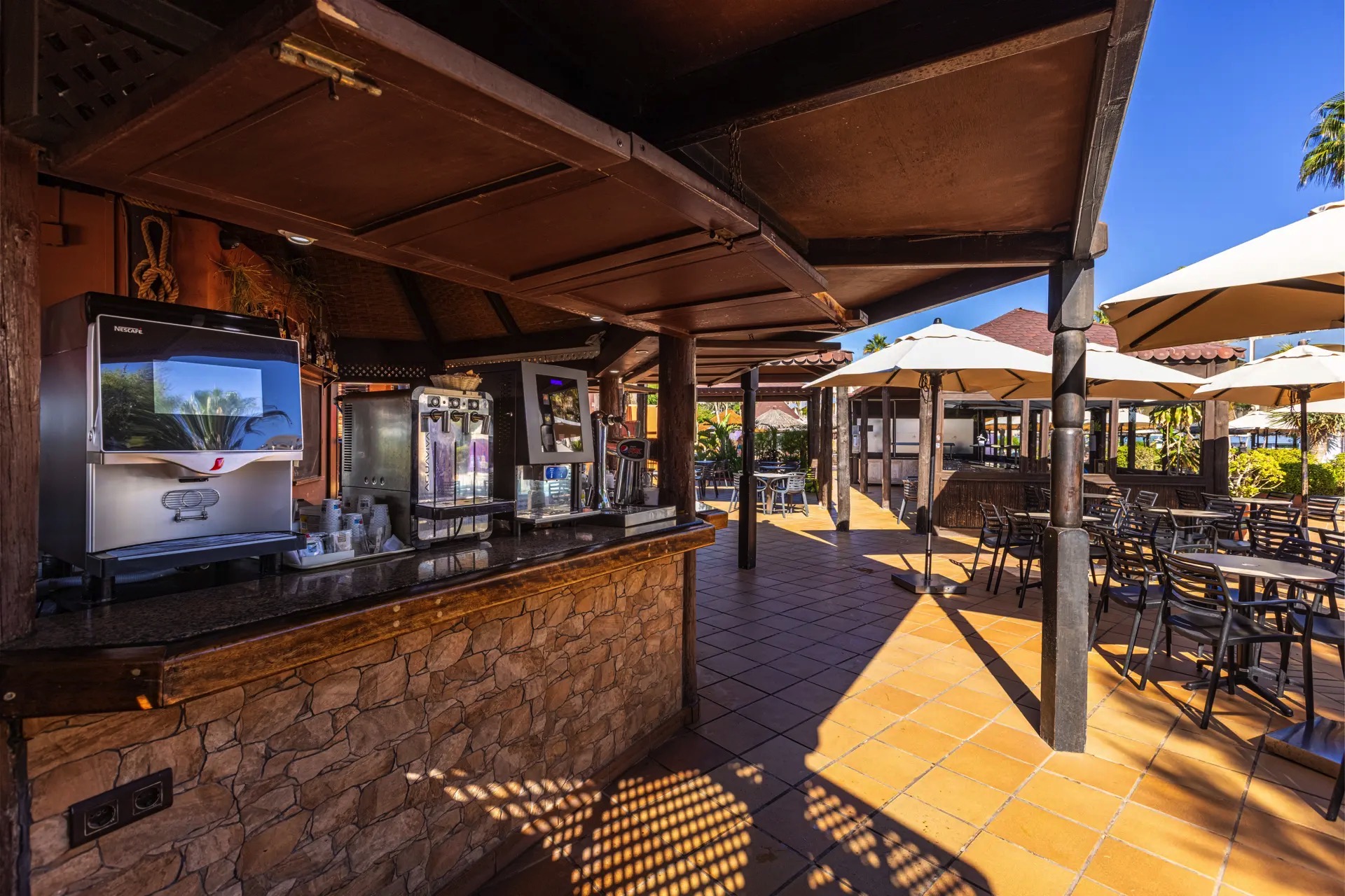 poolbar ifa altamarena fotos