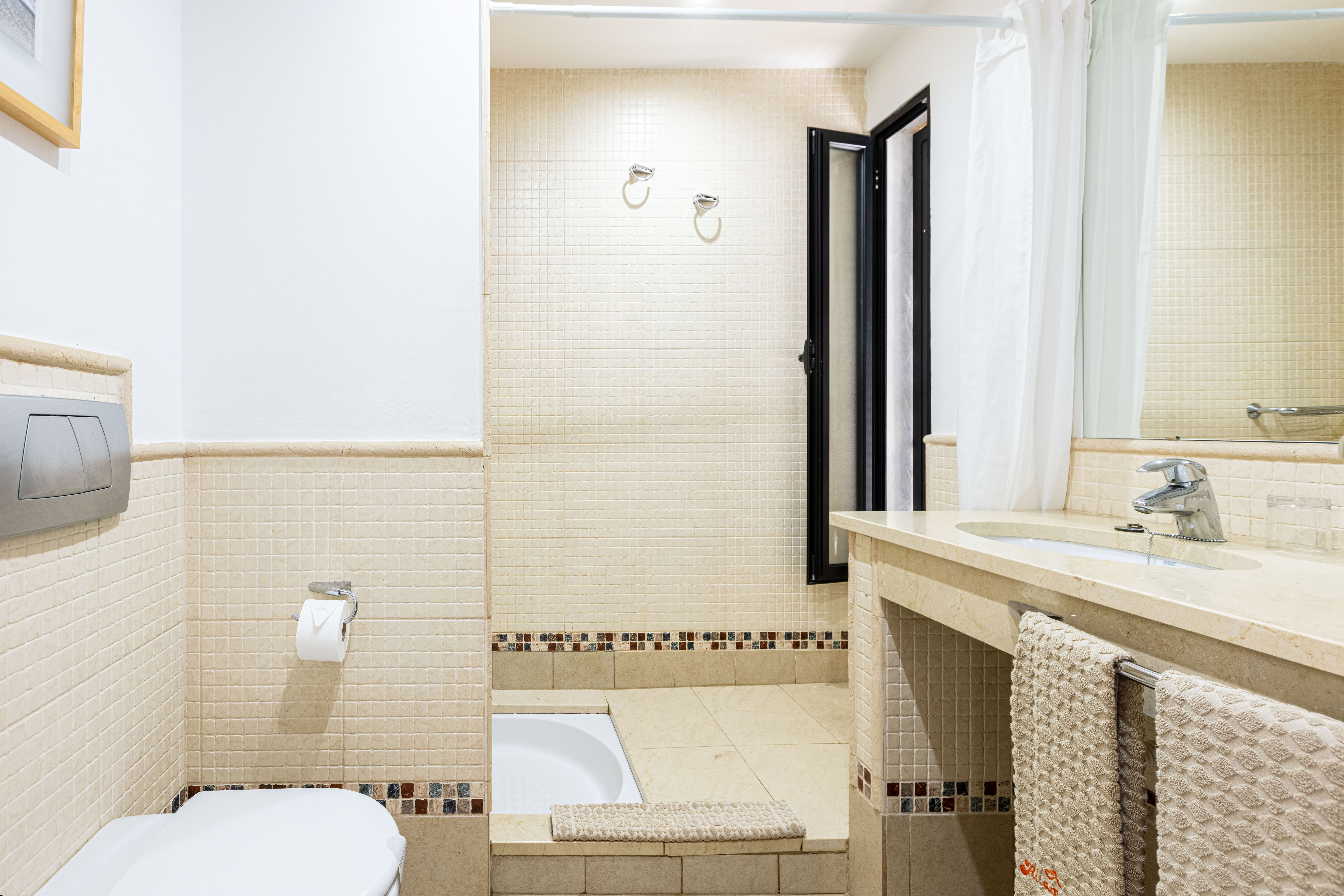 fotos deluxe bungalow badezimmer ifa villas altamarena
