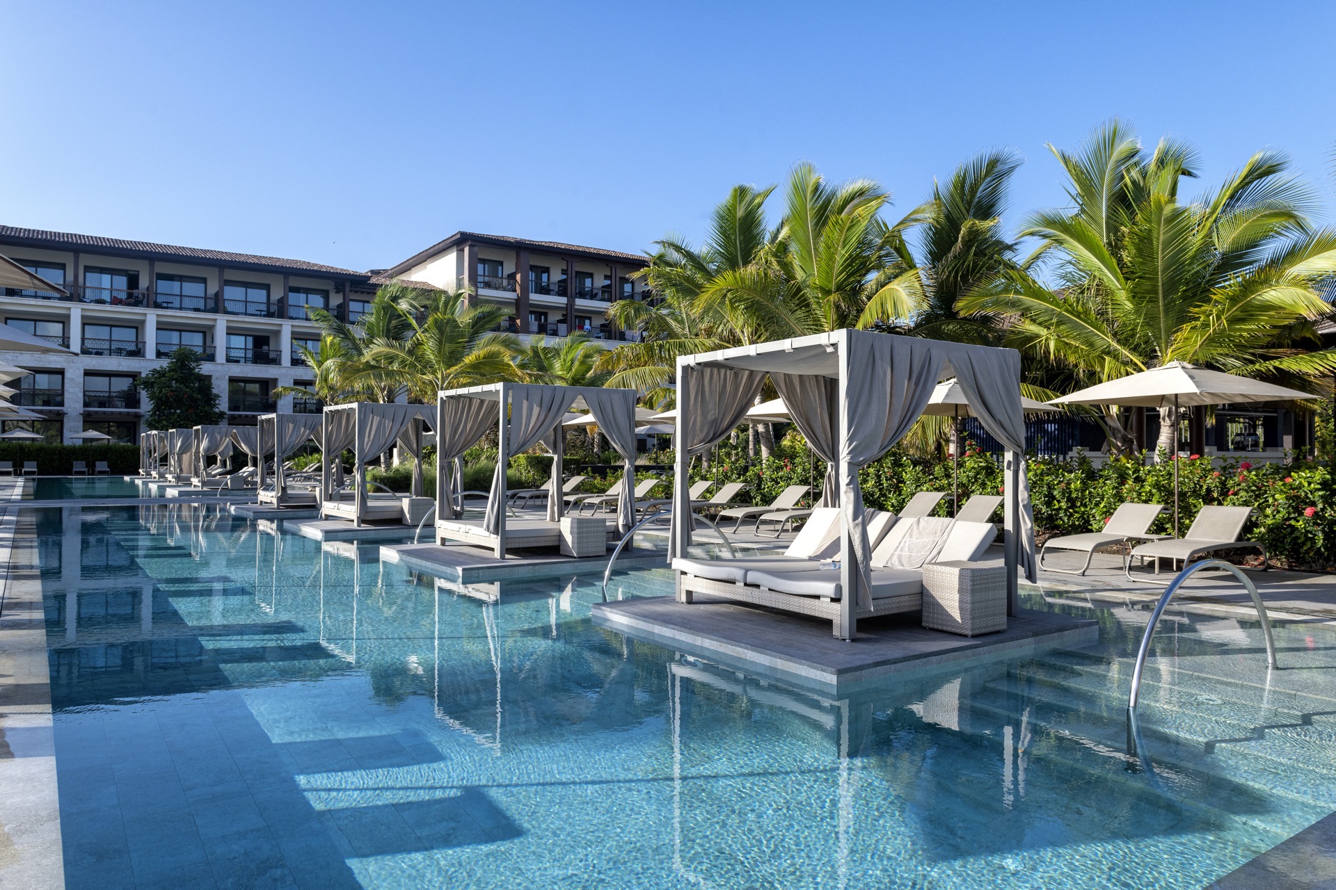 caribbean pool lopesan costa bavaro spa & casino
