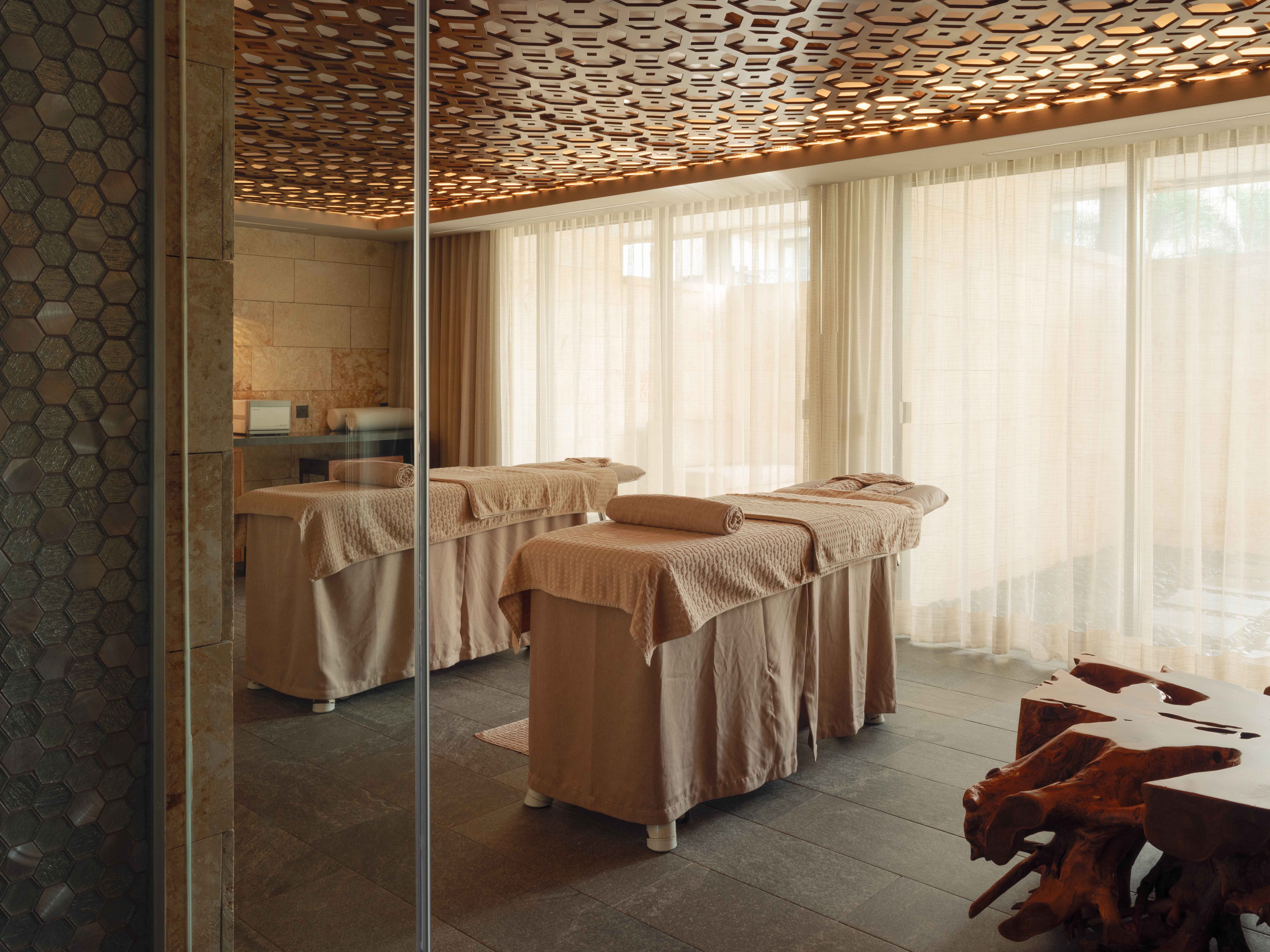 spa hotel lopesan costa bávaro massage area