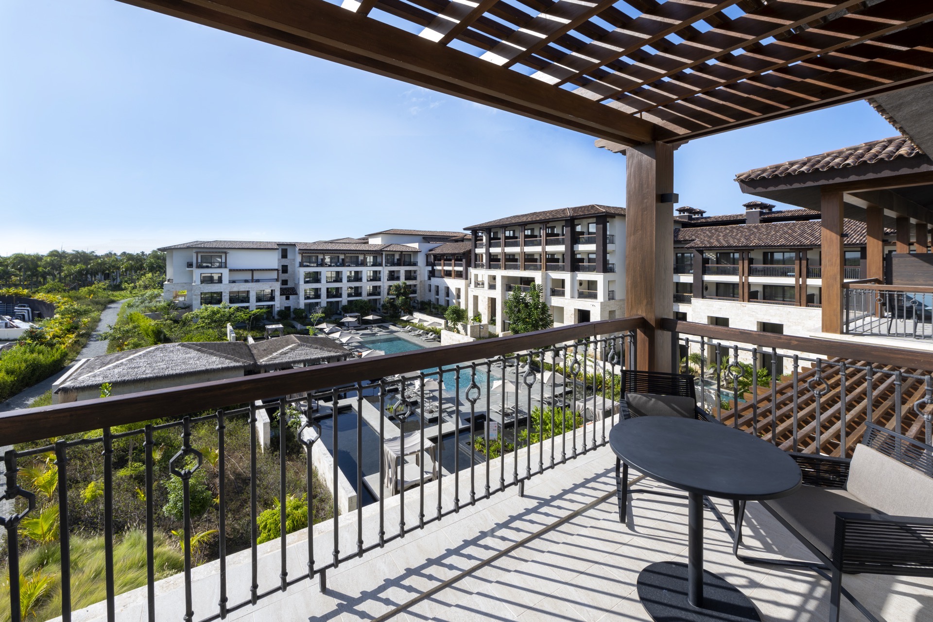terrasse adults queen pool view junior suite lopesan costa bavaro
