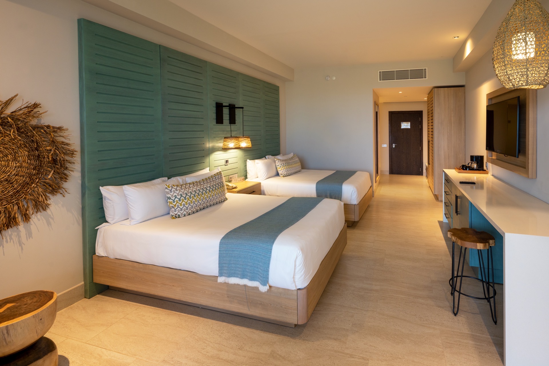 betten adults queen tropical junior suite lopesan costa bavaro