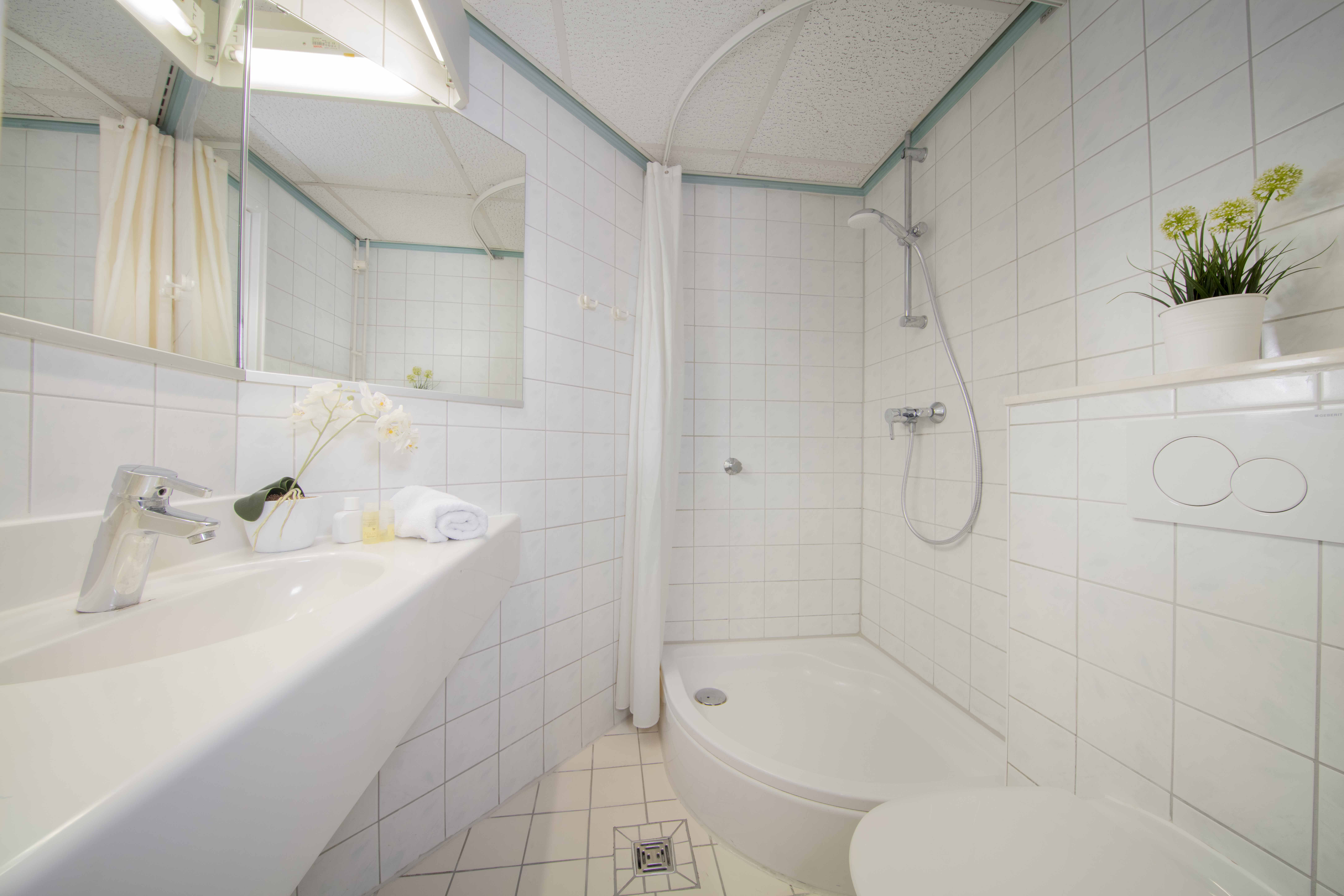 badezimmerfotos zwei-schlafzimmer apartment hotel ifa fehmarn