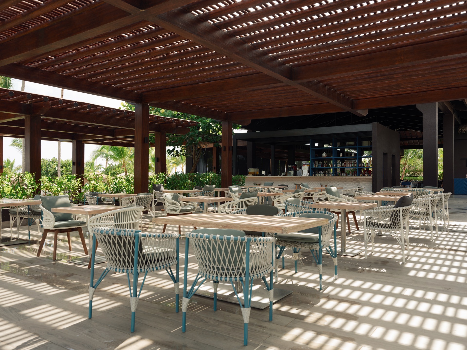 poolbar lopesan costa bávaro resort spa & casino goldfish beach