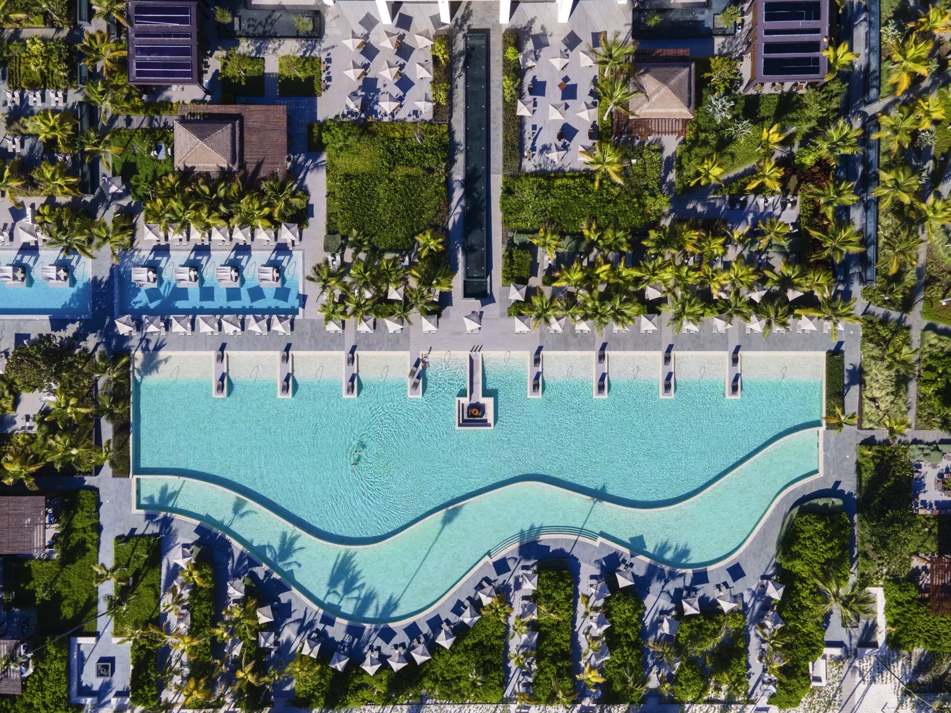 infinity-pool lopesan costa bávaro spa & casino