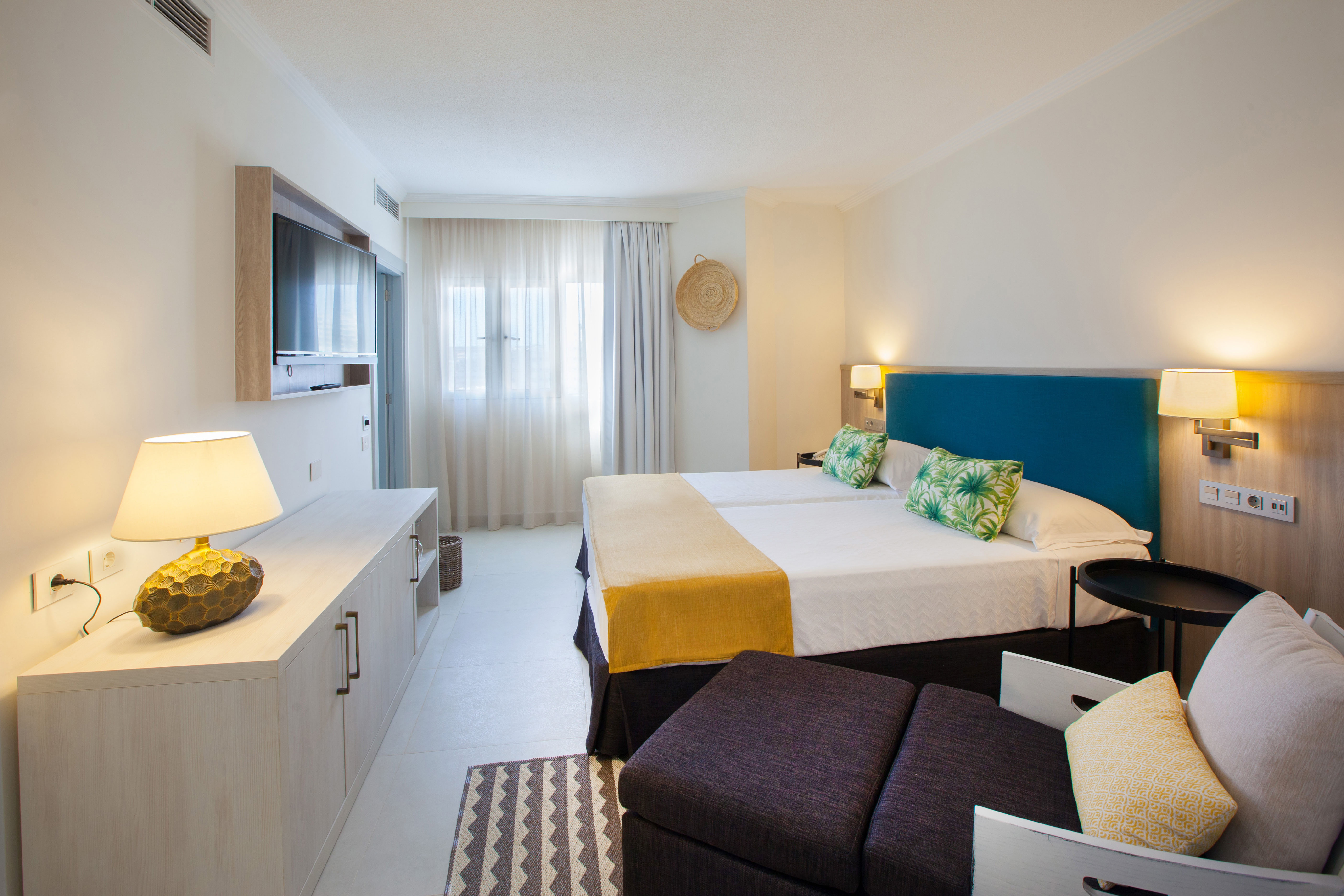 corallium dunamar double standard budget room