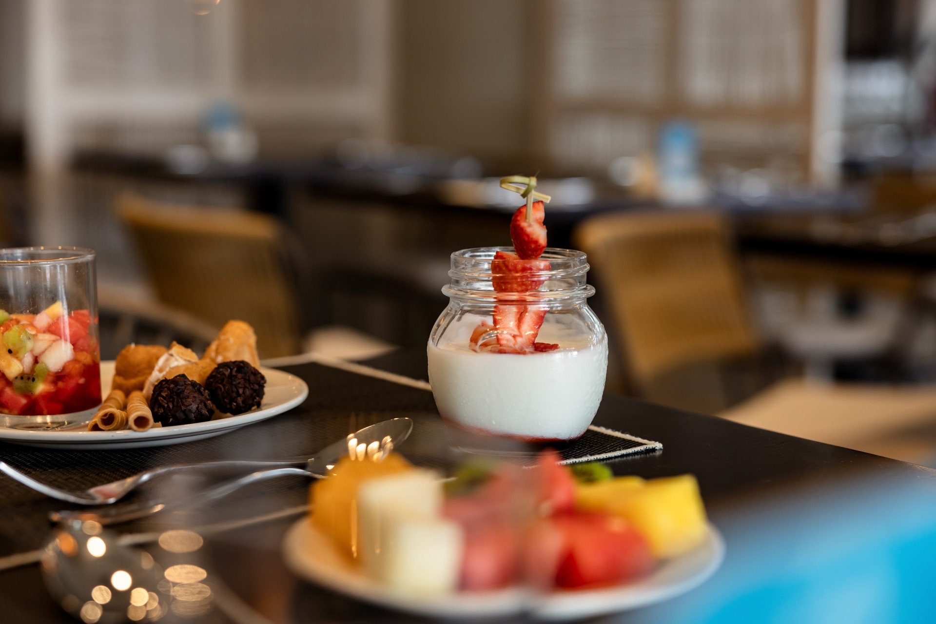 accommodation with breakfast hotel corallium dunamar