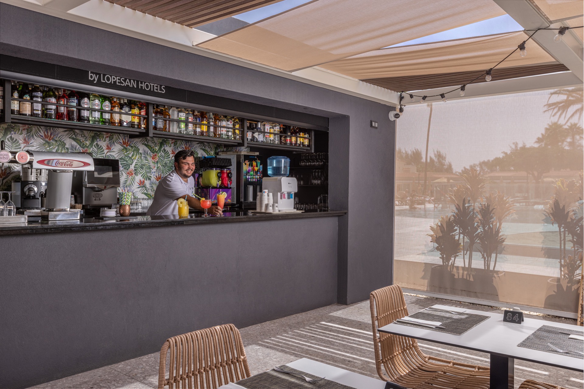 ola pool bar hotel kumara serenoa