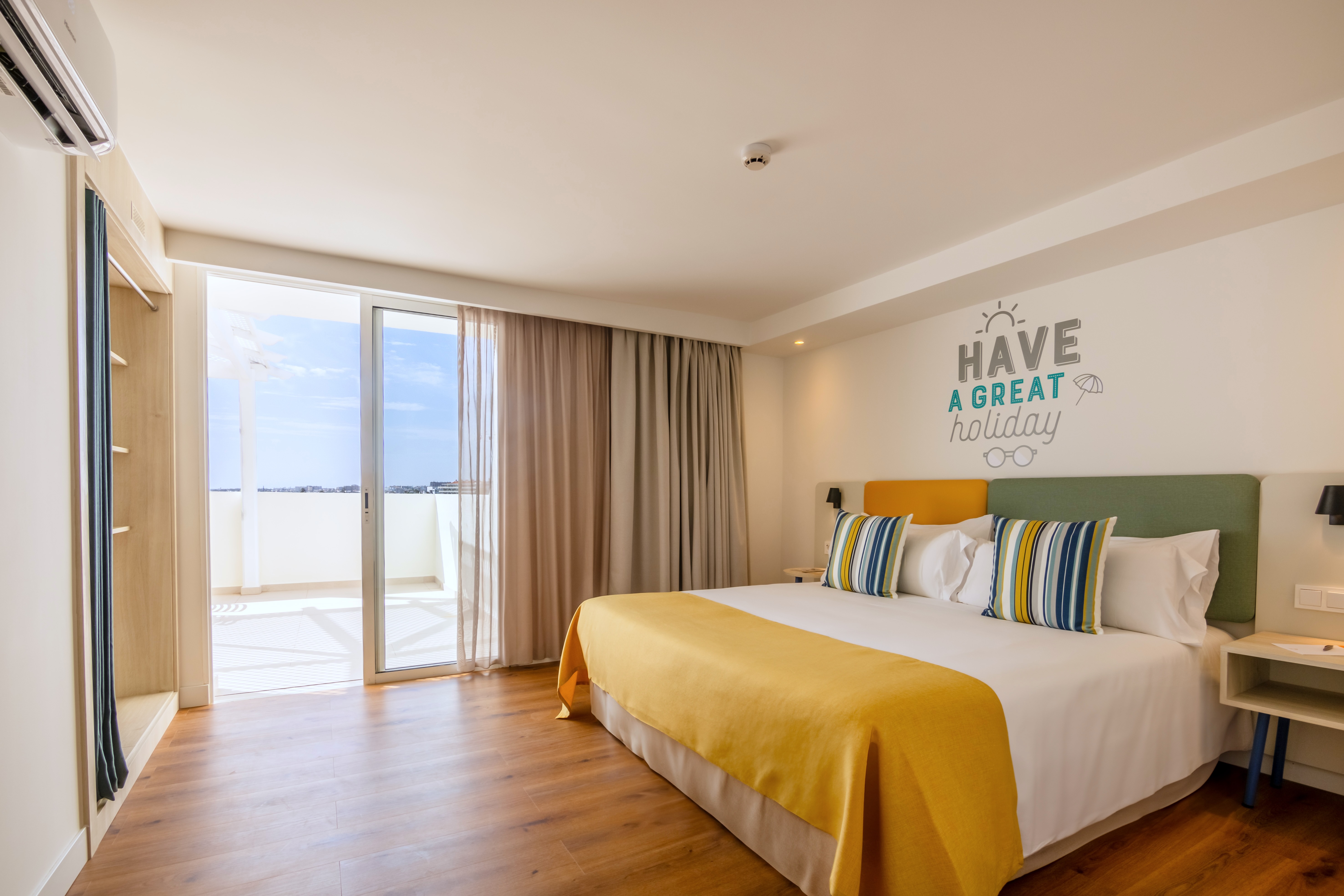 bett master suite meerblick zimmer hotel abora interclub atlantic