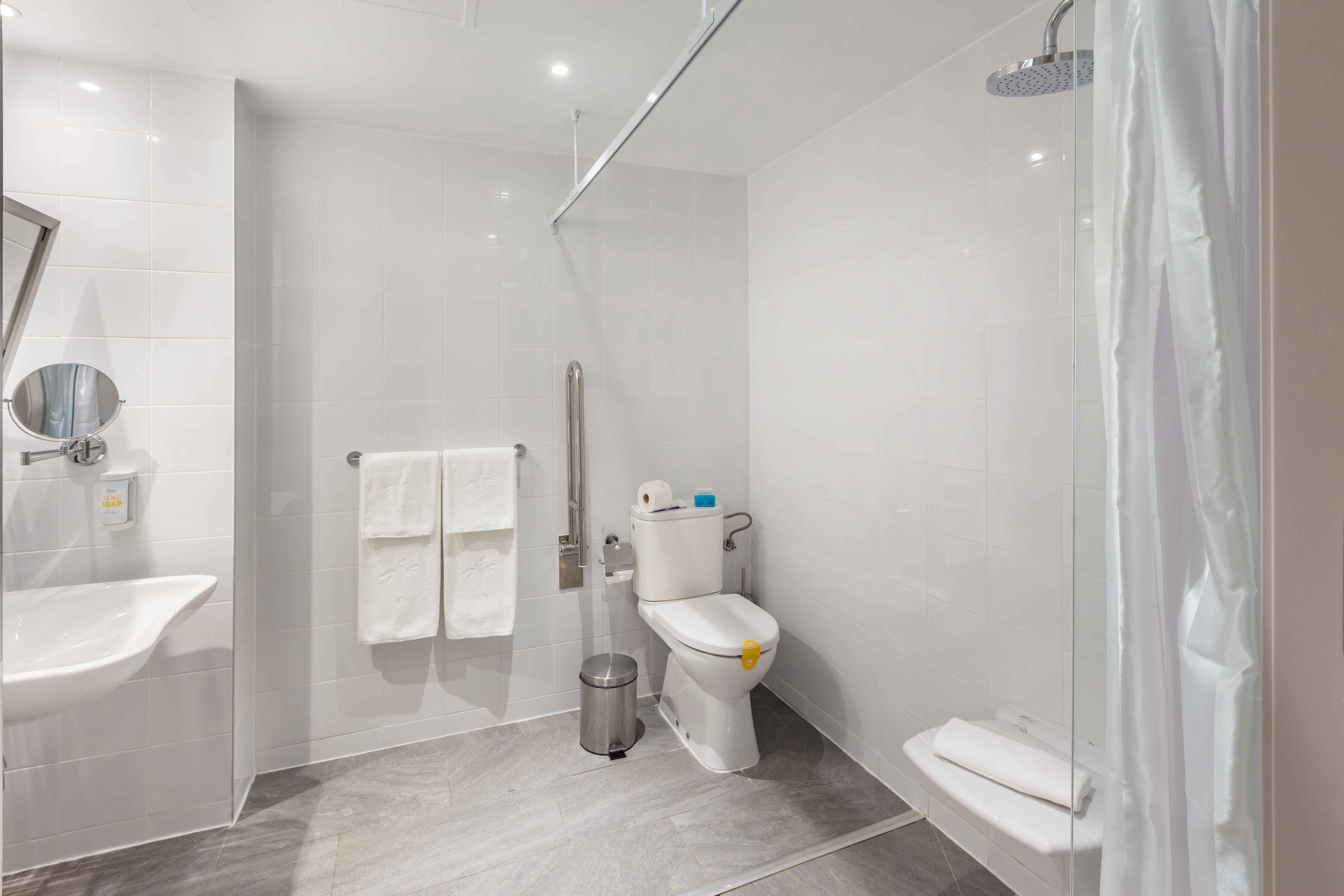 entrada habitación doble estandar adaptada abora continental by lopesan hotels