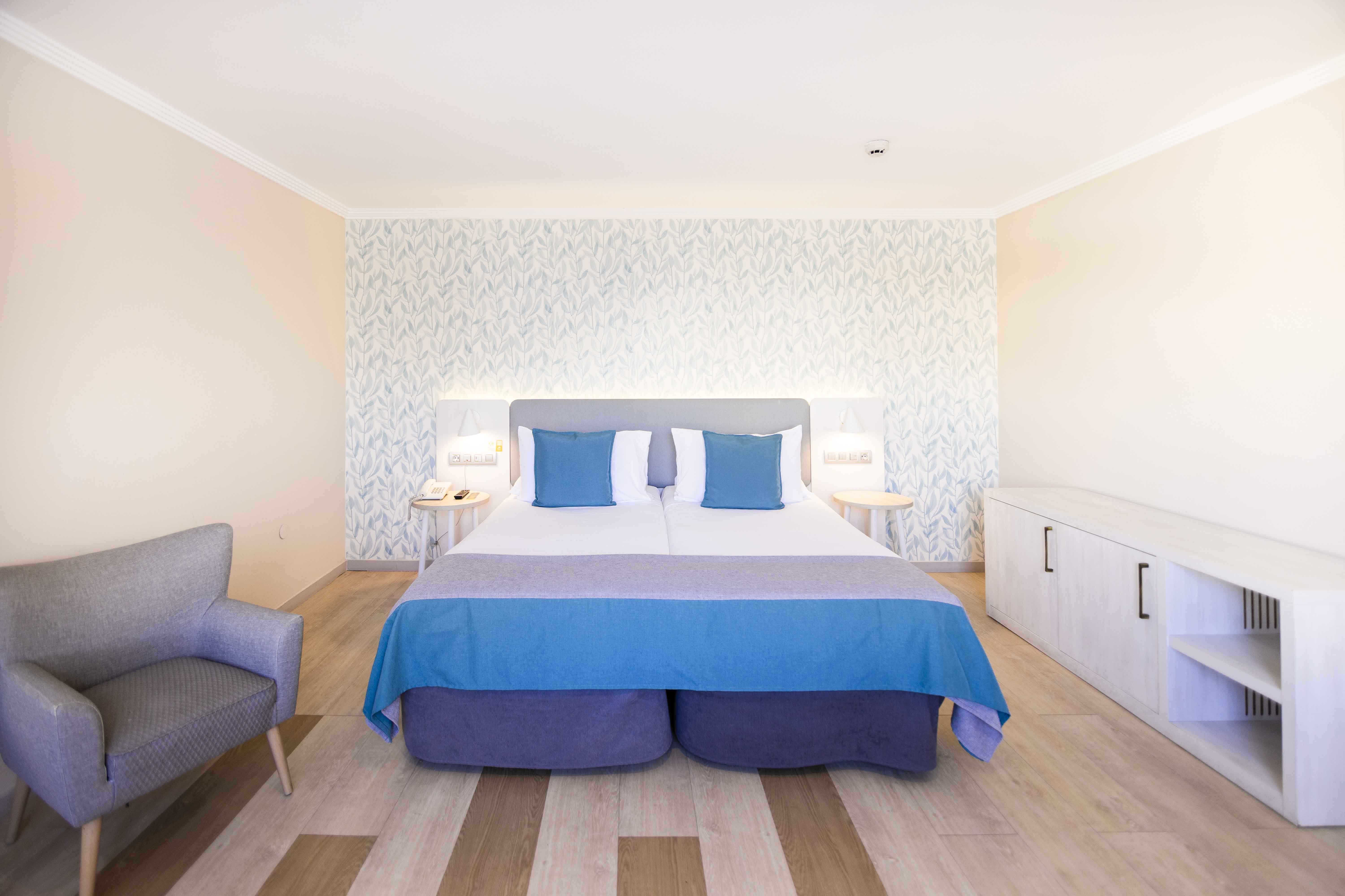 cama habitación doble estándar economy abora continental by lopesan hotels