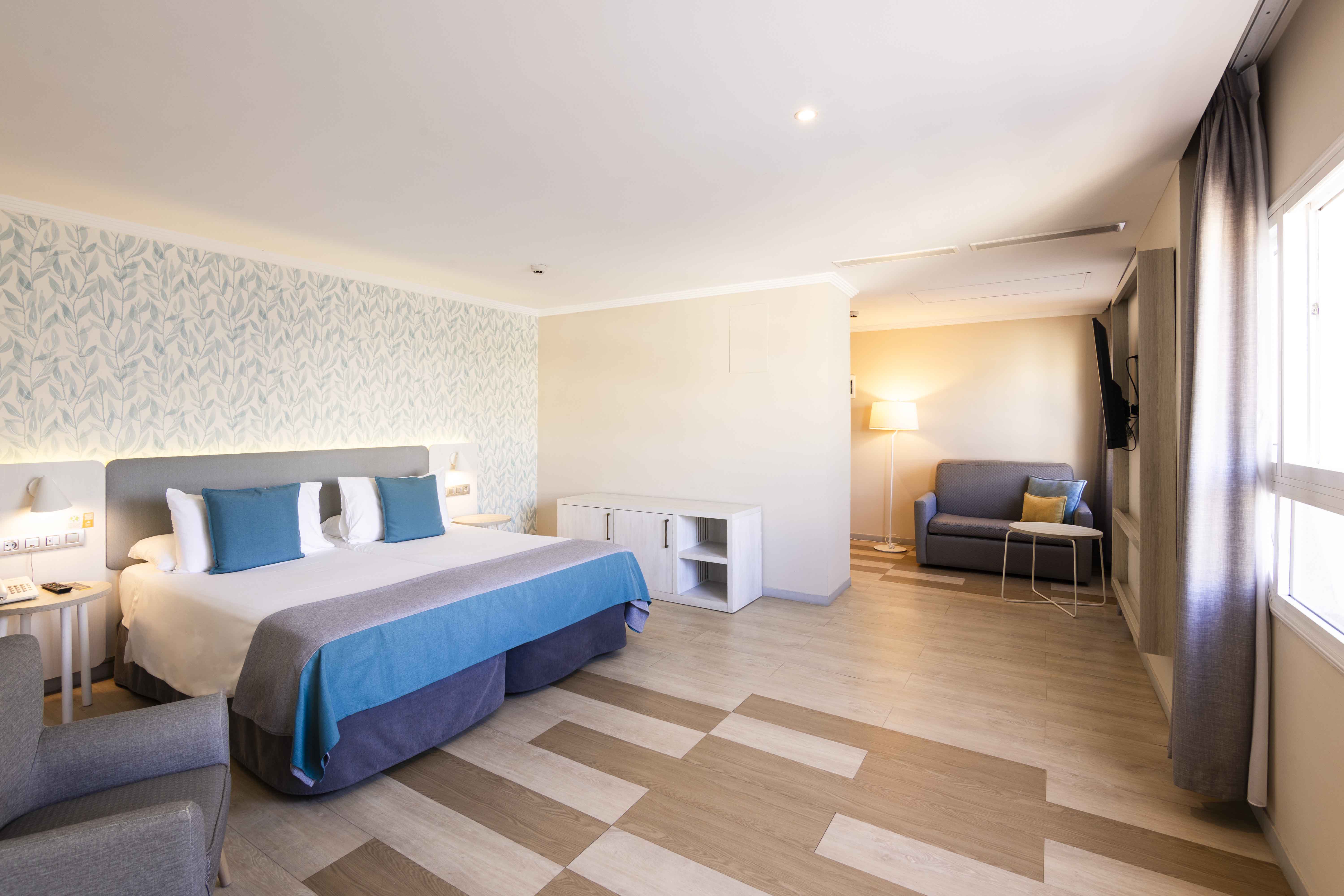 entrada habitación doble estándar economy abora continental by lopesan hotels