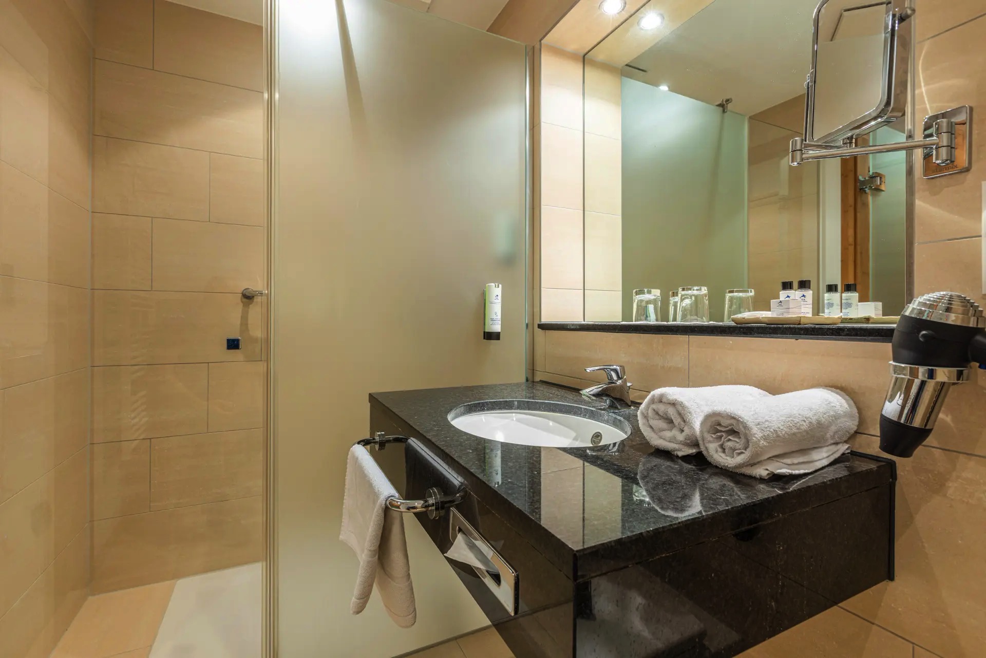 badezimmerd oppelzimmer standard hotel ifa graal-mueritz