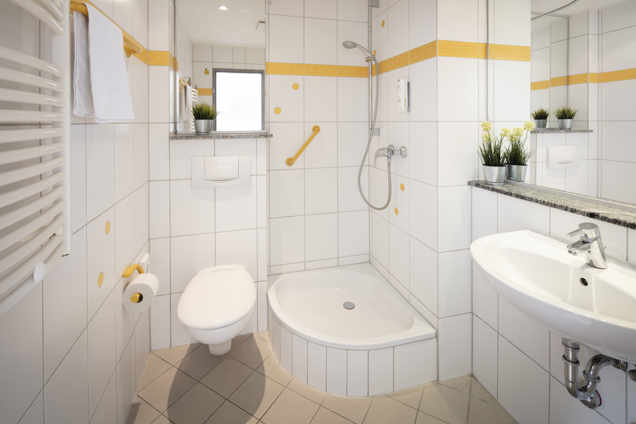 badezimmer raum ferienwohnung vitamar hotel ifa fehmarn
