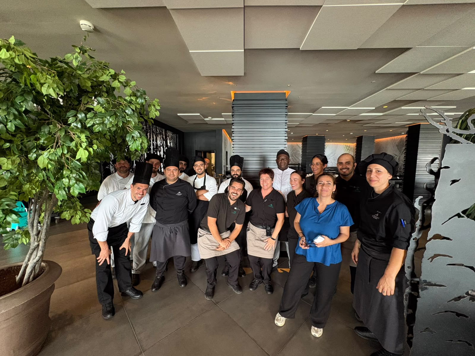 Equipo de cocina del Hotel Faro, a Lopesan Collection Hotel