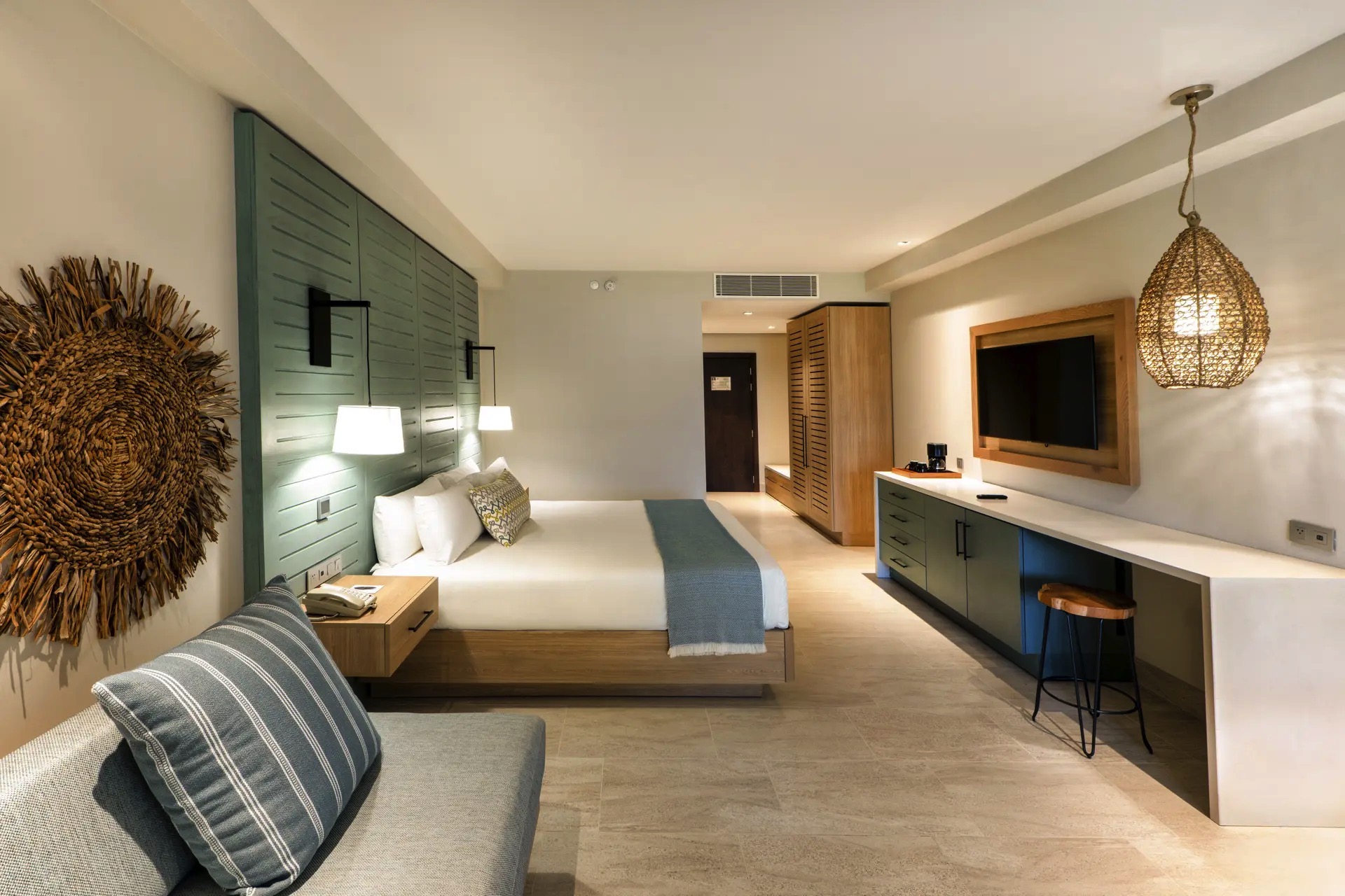 bett resort king economy junior suite lopesan costa bavaro resort, spa & casino