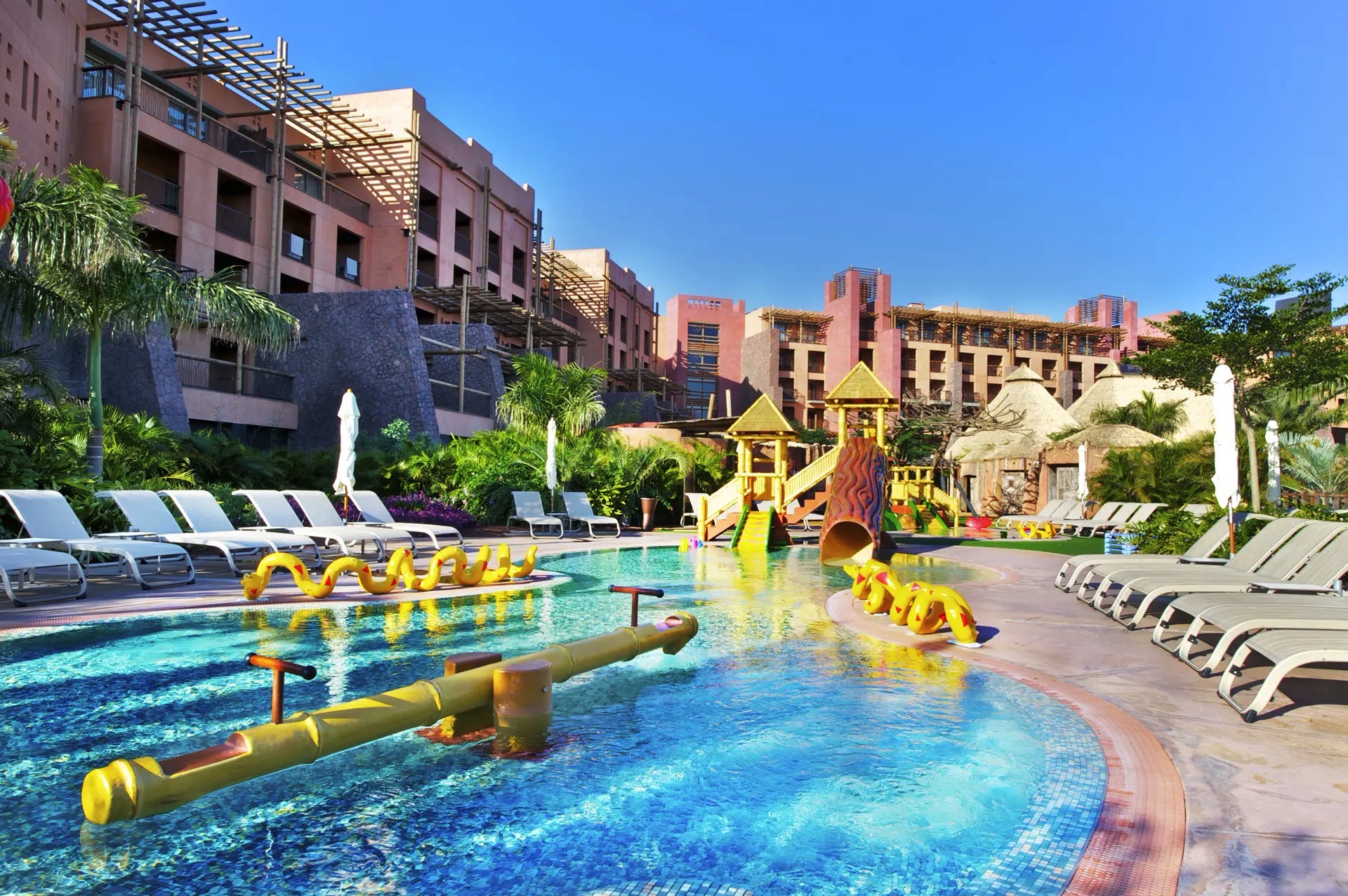 photos children's area hotel lopesan baobab