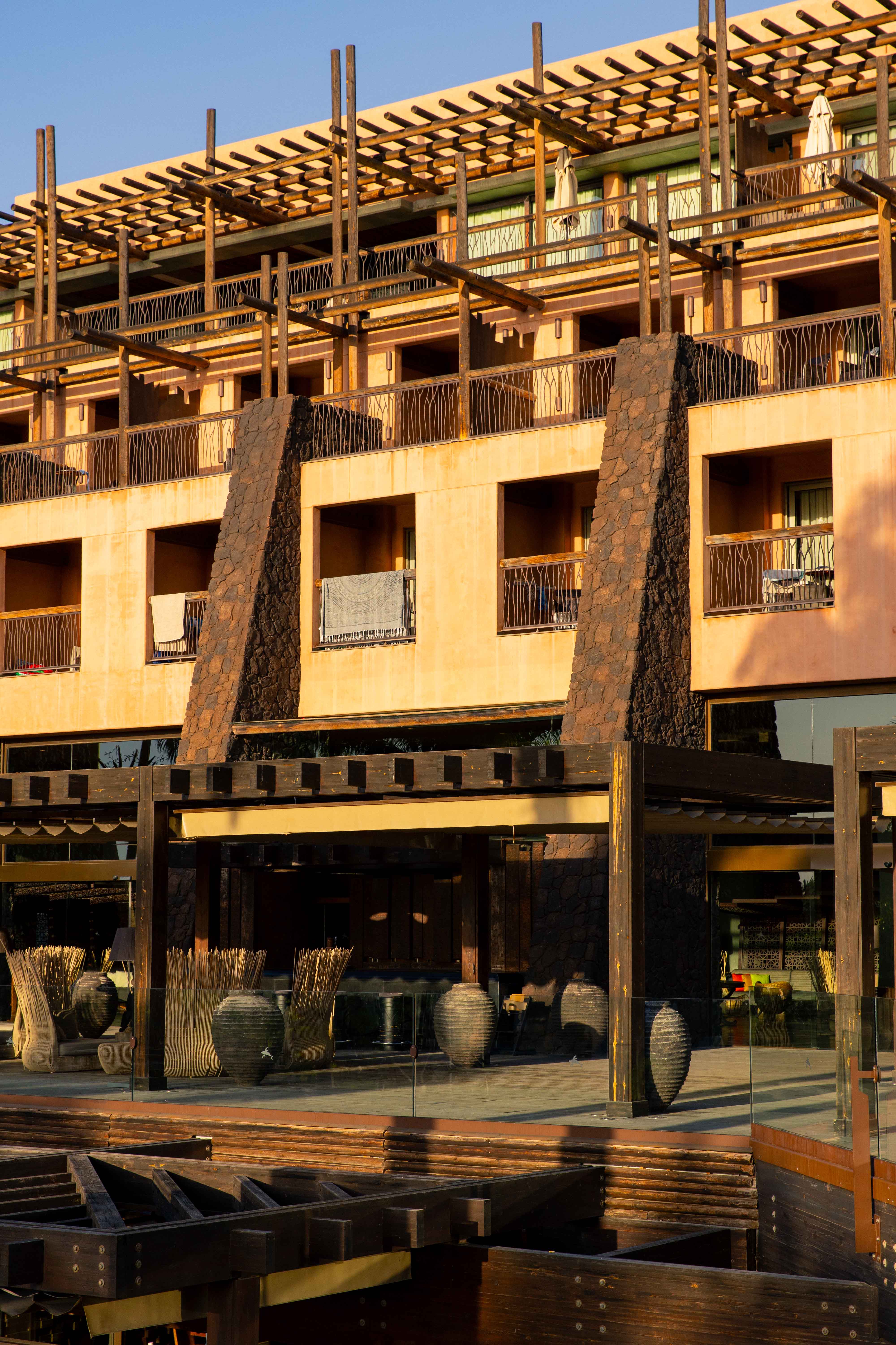 entrance samuel baker hotel lopesan baobab resort bar