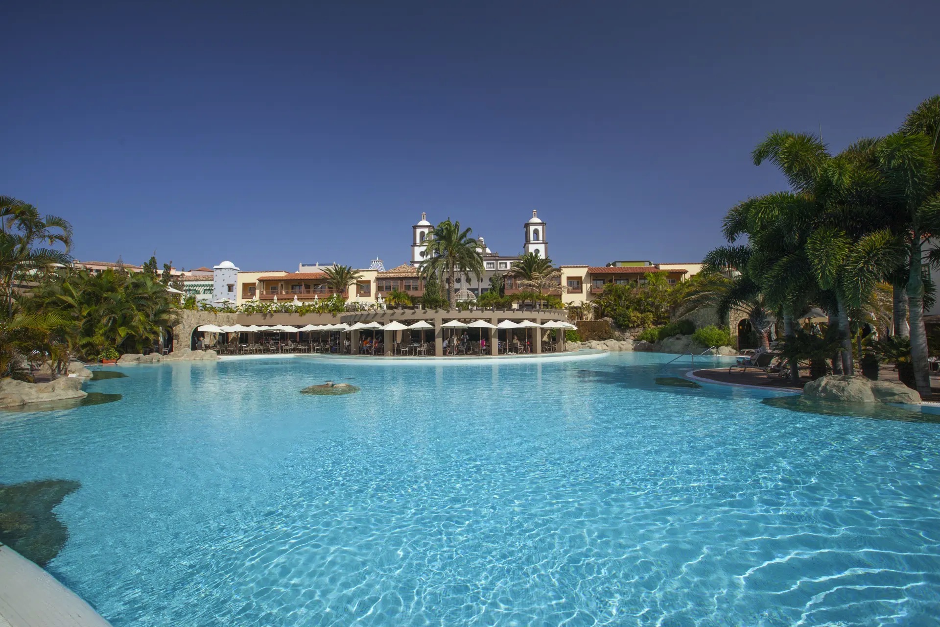 lopesan villa del conde resort & thalasso schwimmbadbereich