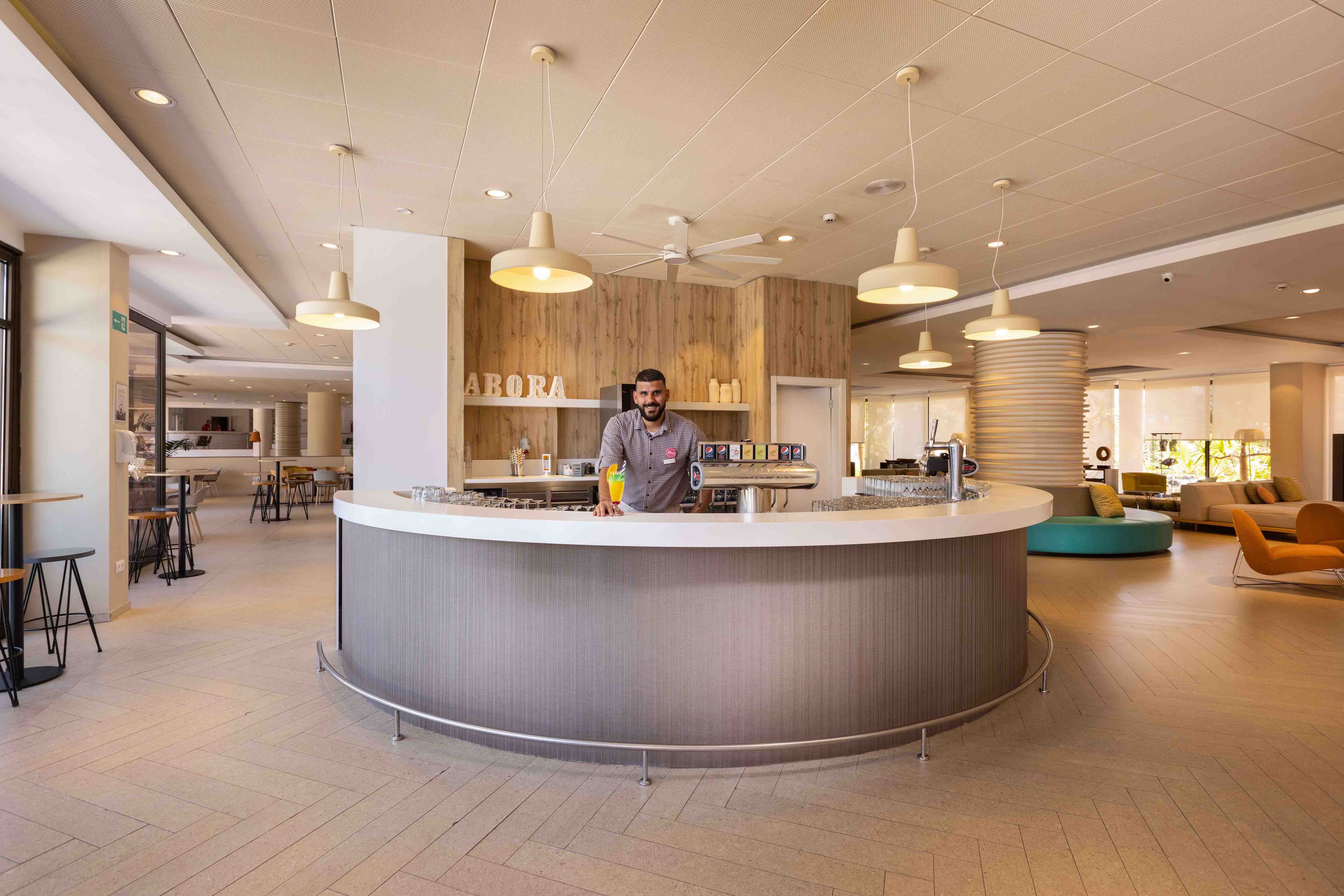 coctail bar abora continental by lopesan hotels