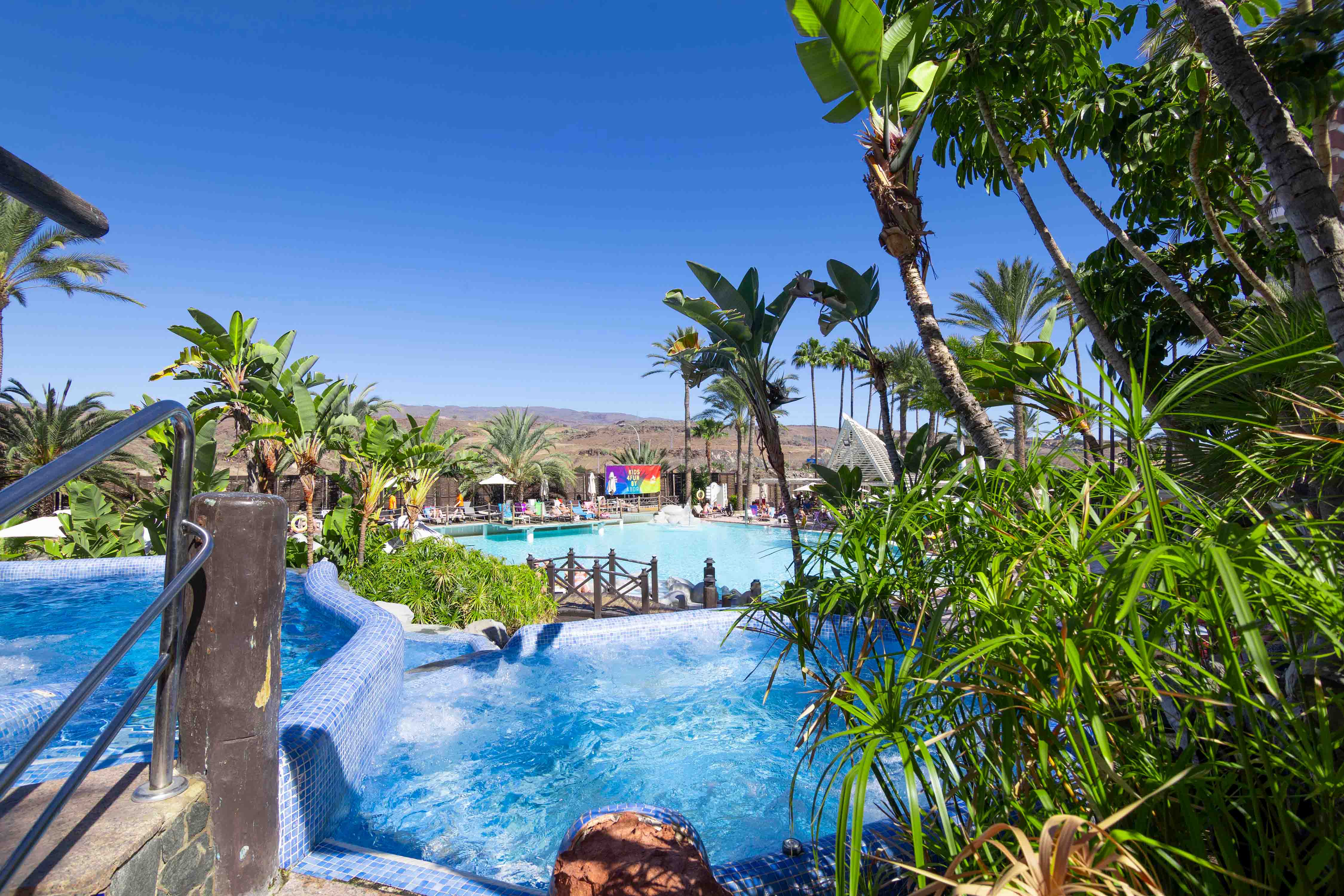 zona jacuzzi piscinas abora continental by lopesan hotels