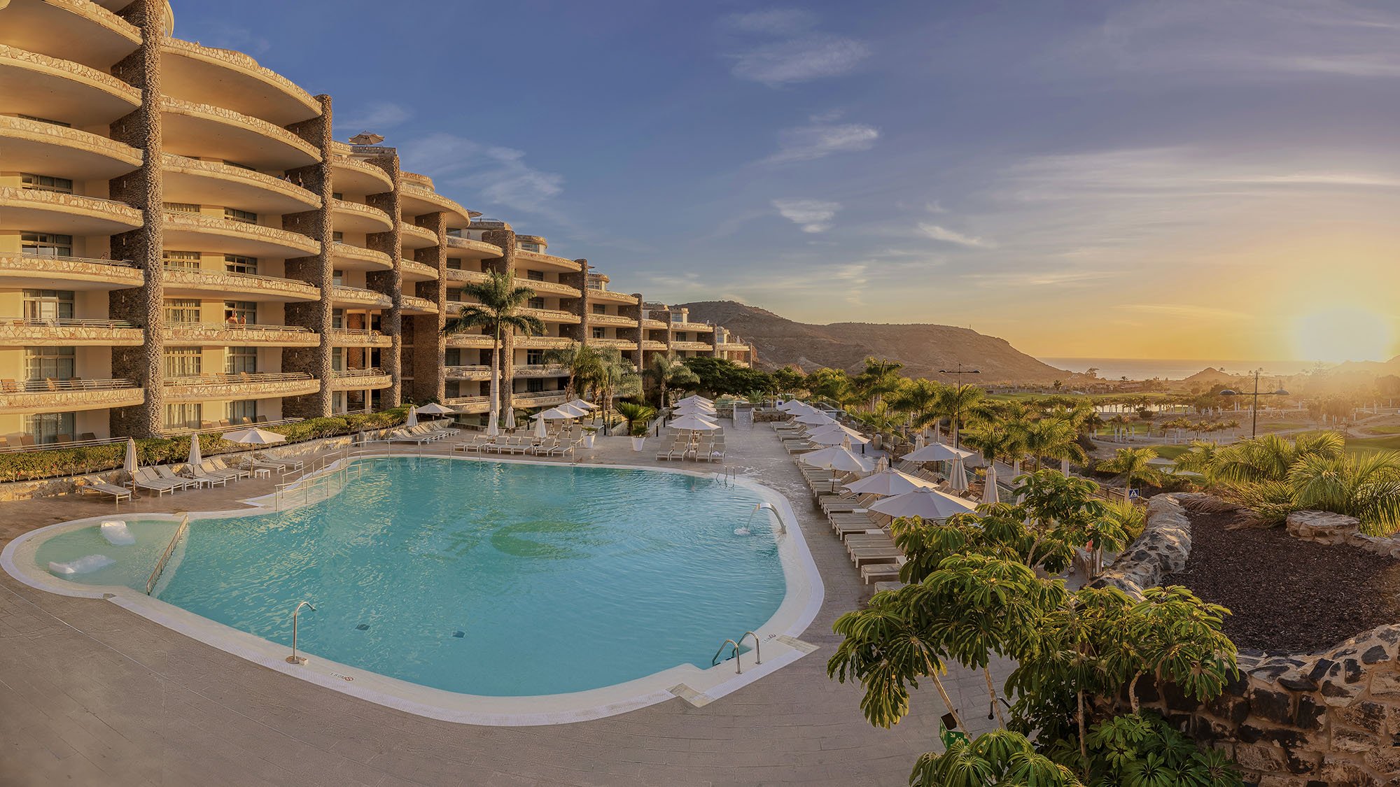 family beachfront hotel Gran Canaria