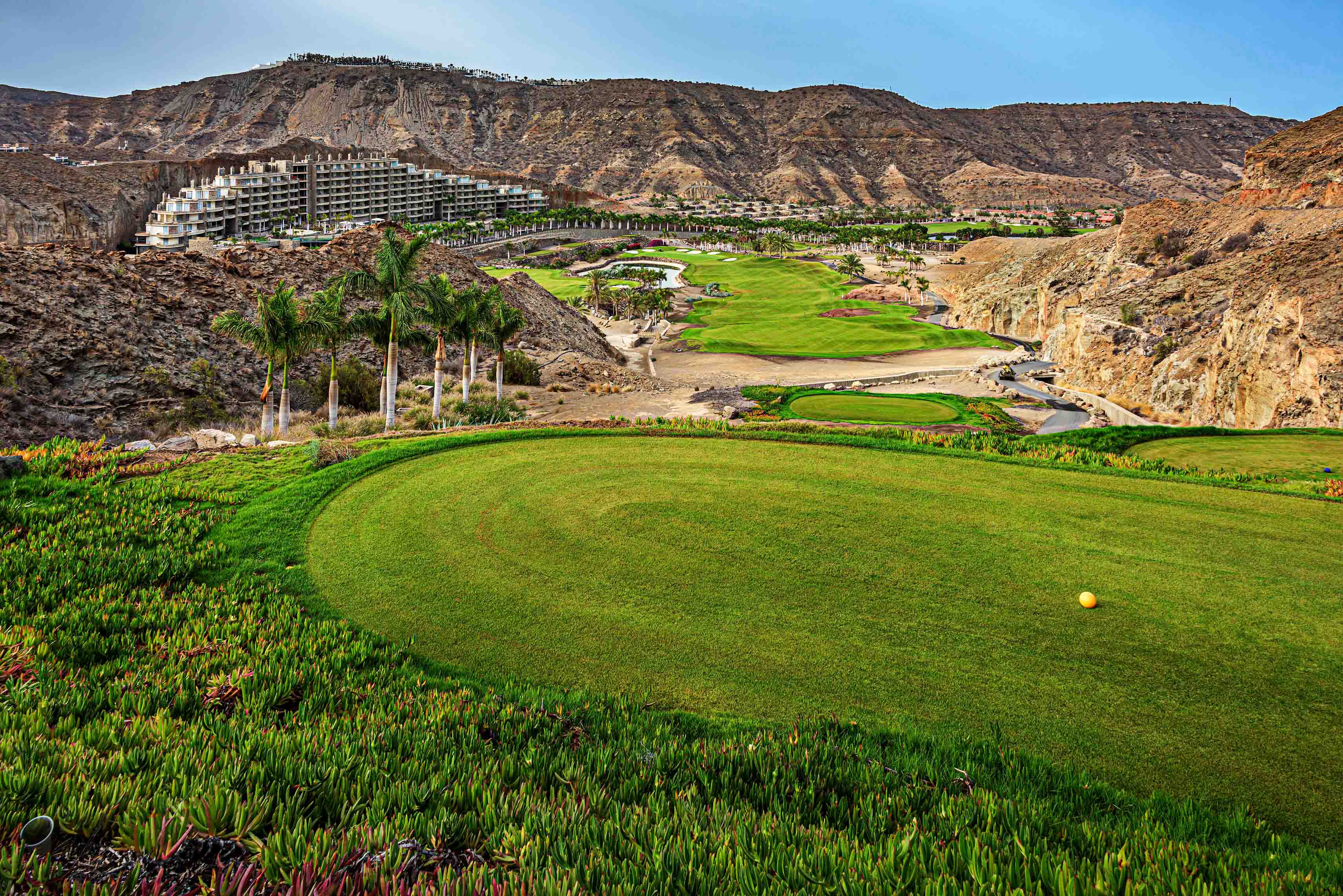 Golf-Apartments Tauro