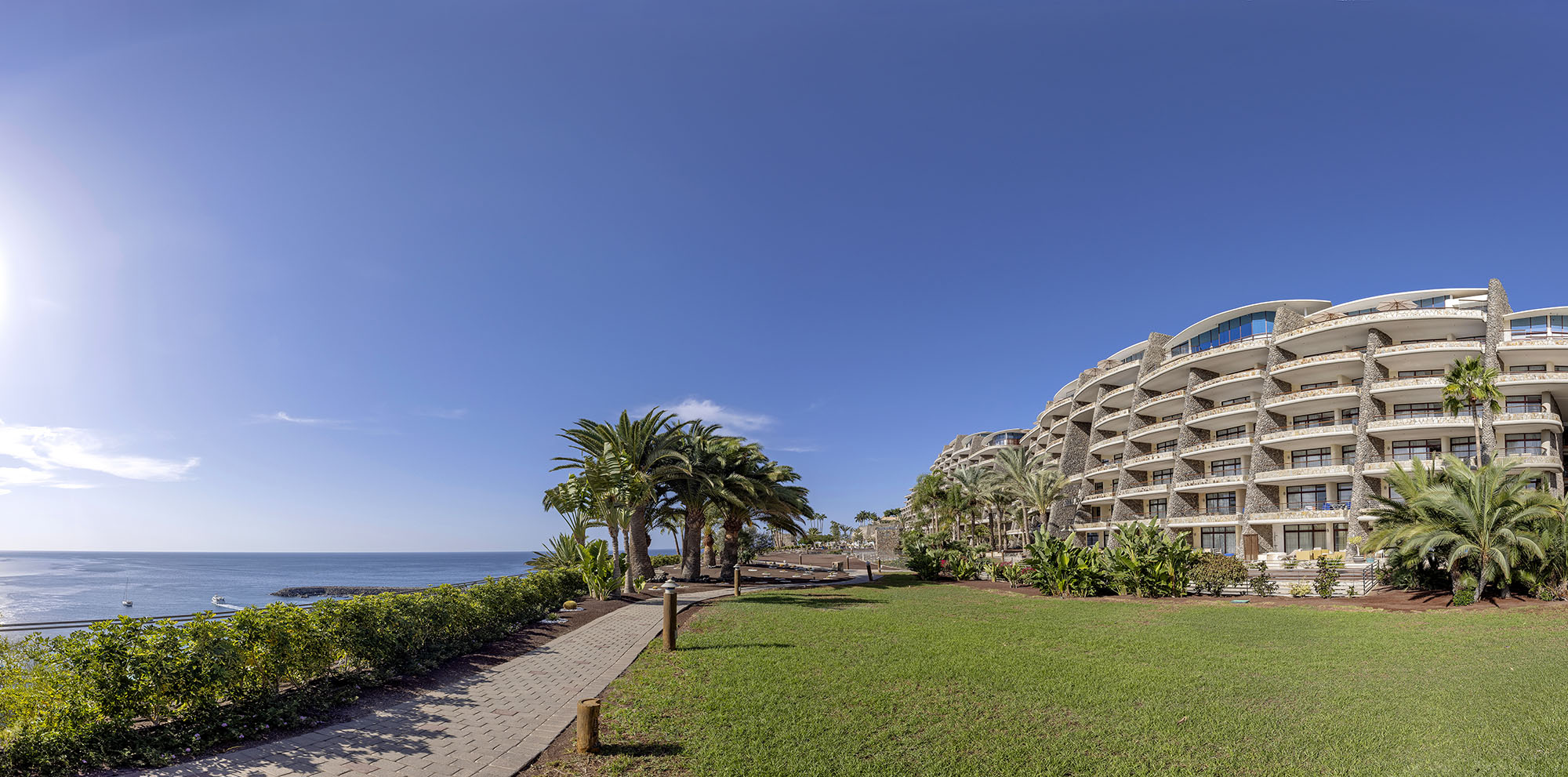 Image gallery of the outdoor pool at Anfi del Mar Resorts
