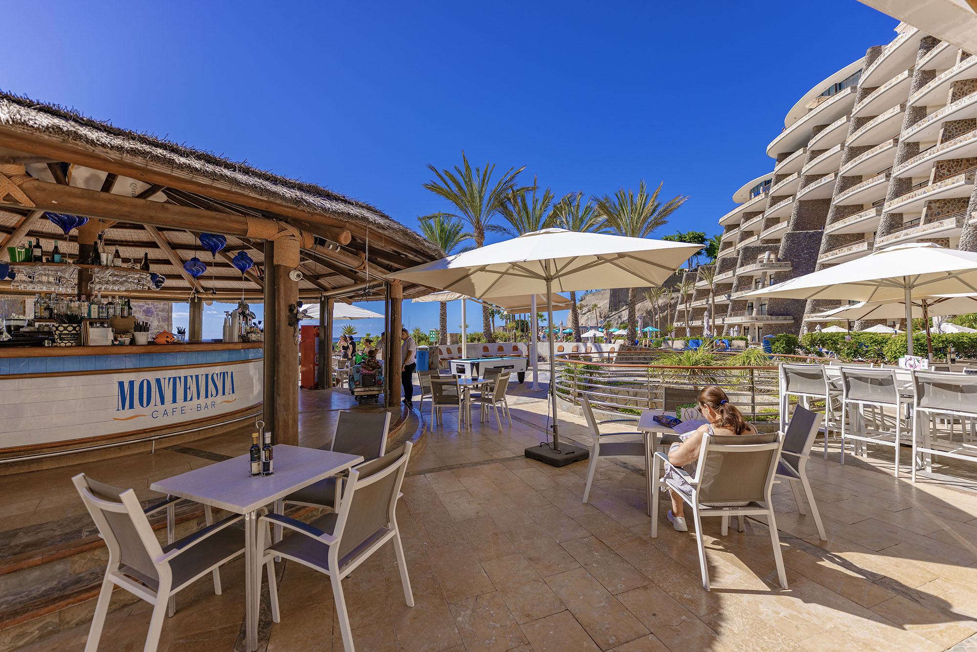 Beachfront open bar hotel Anfi del Mar