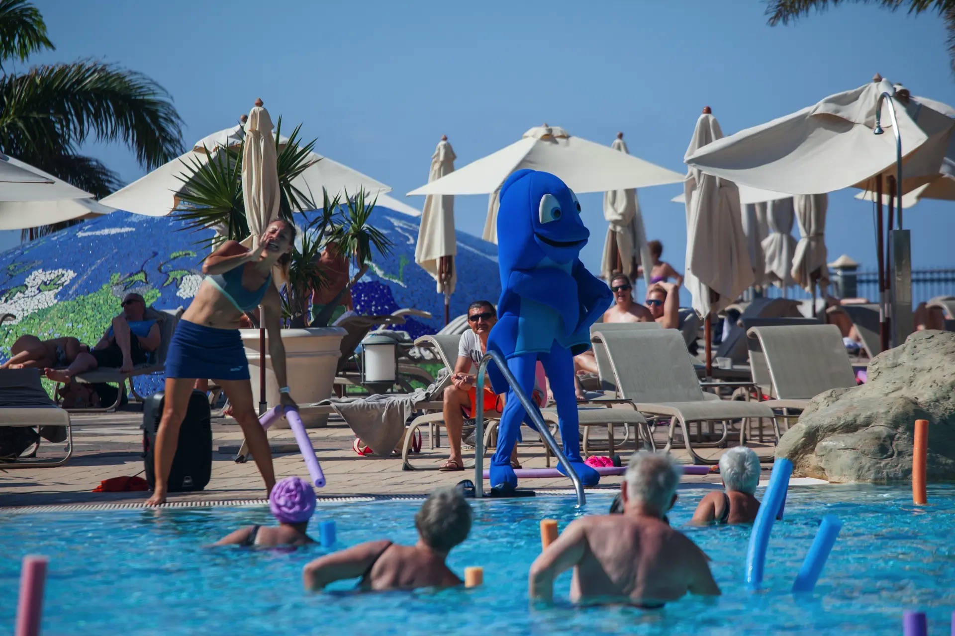 photos hotel lopesan villa del conde pool animation