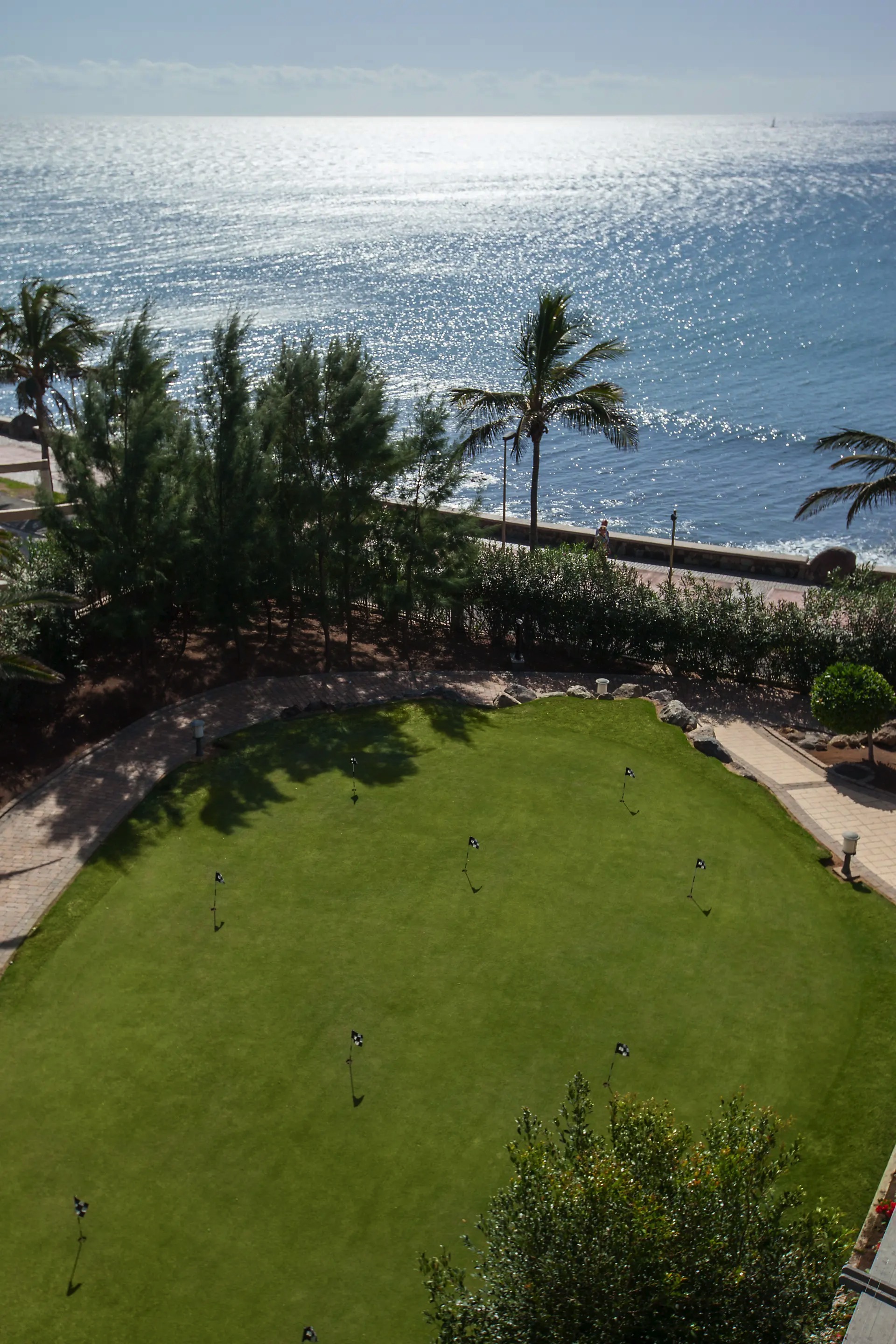 fotos hotel lopesan villa del conde minigolf