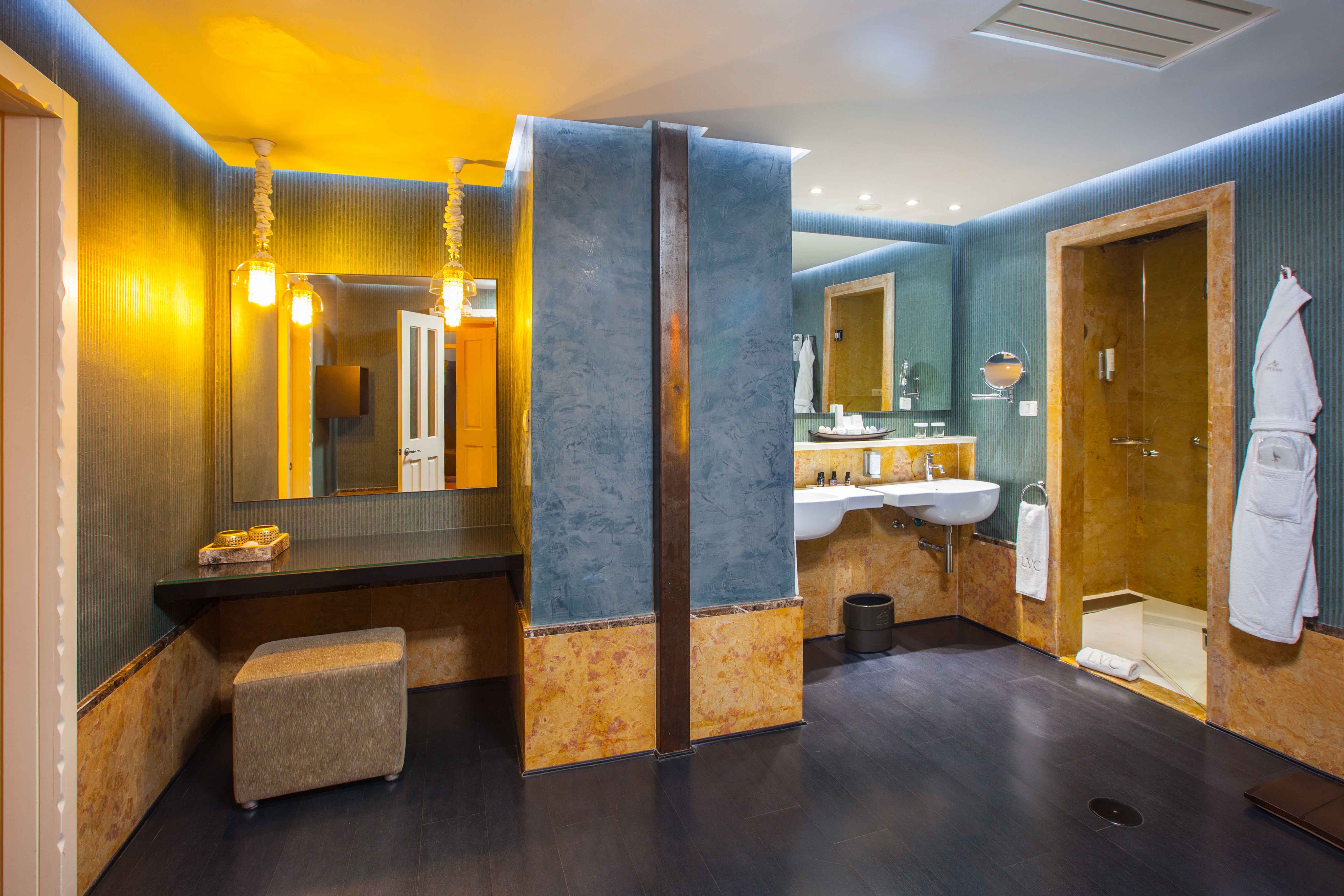 bathroom lopesan villa del conde superior suite