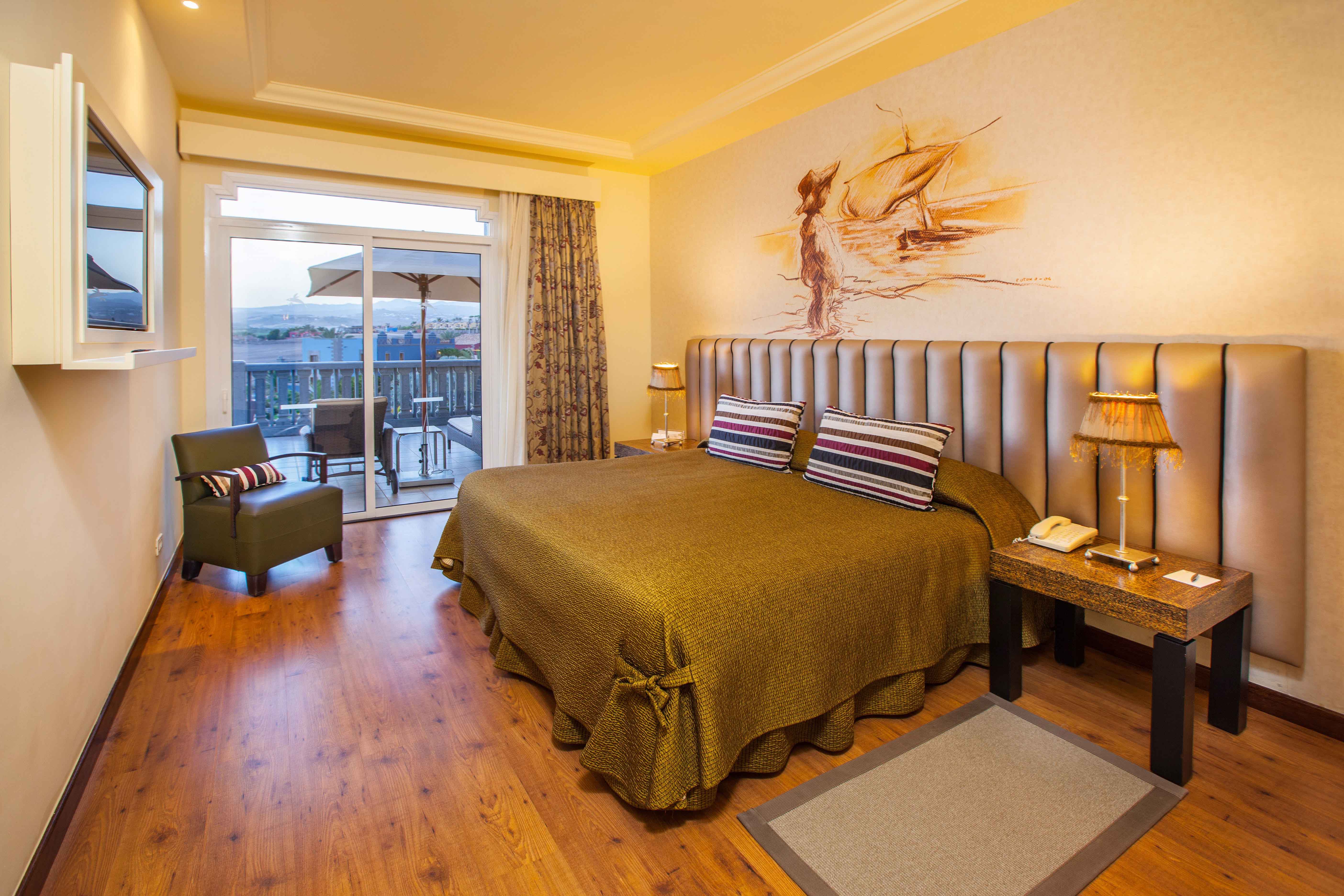 lopesan villa del conde superior suite